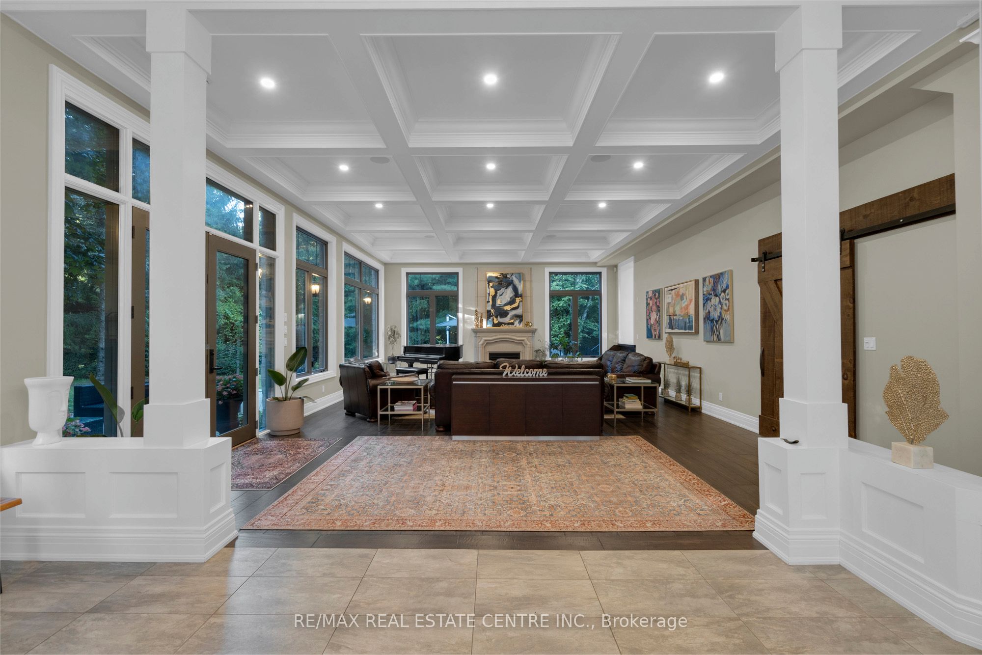 1175 Derry Road Property Photo 7