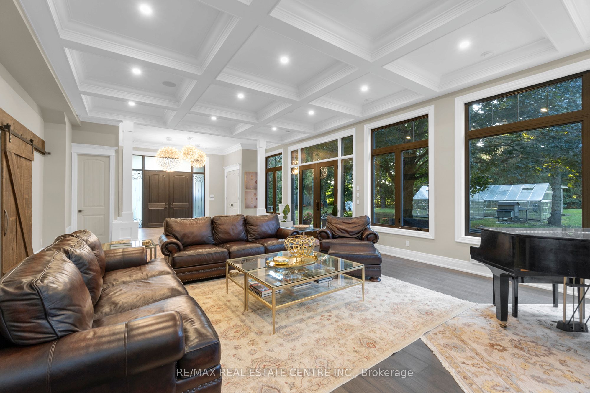 1175 Derry Road Property Photo 10