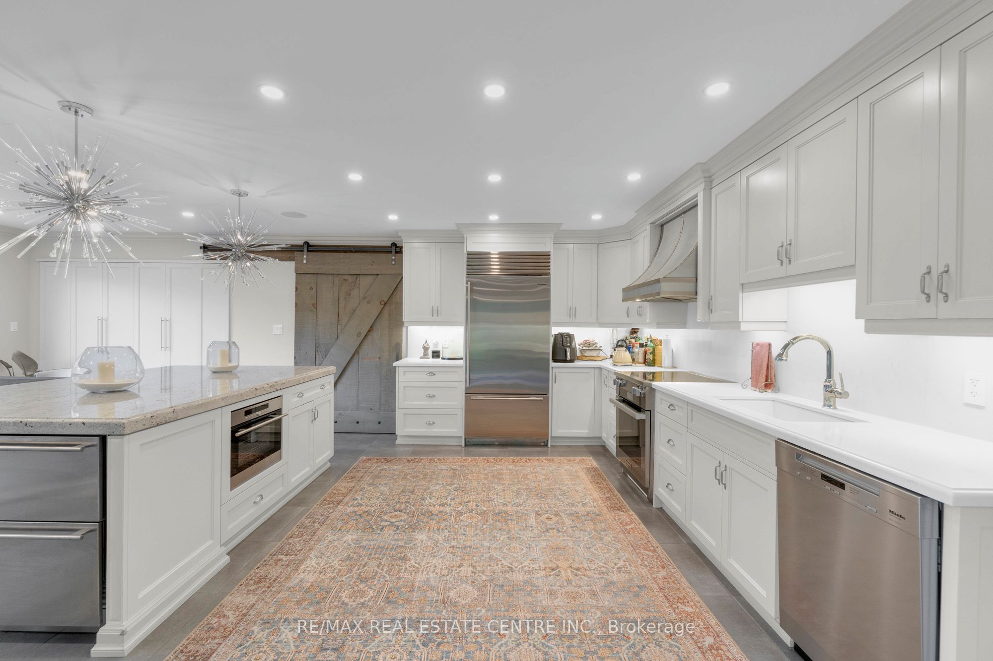 1175 Derry Road Property Photo 16