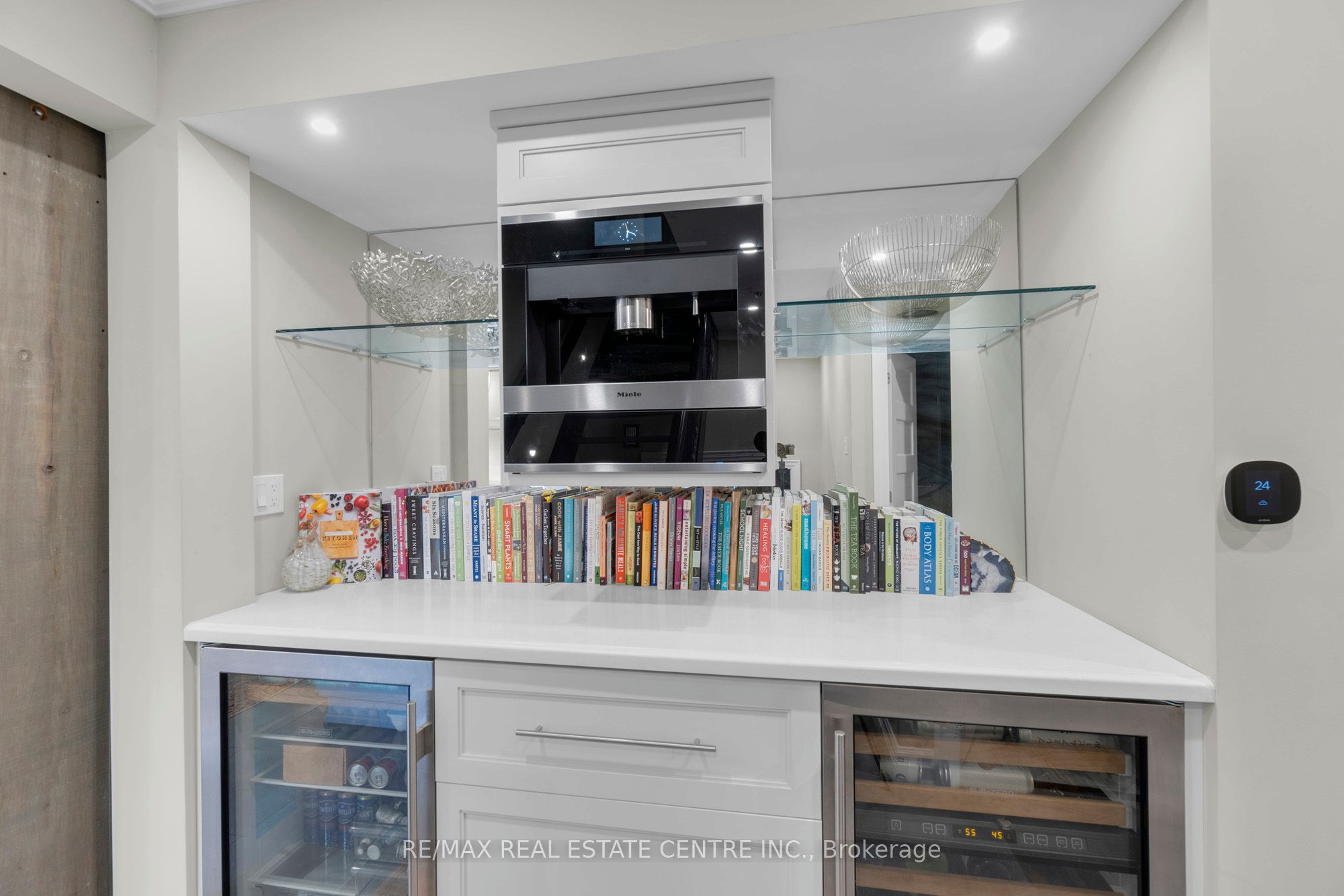 1175 Derry Road Property Photo 22