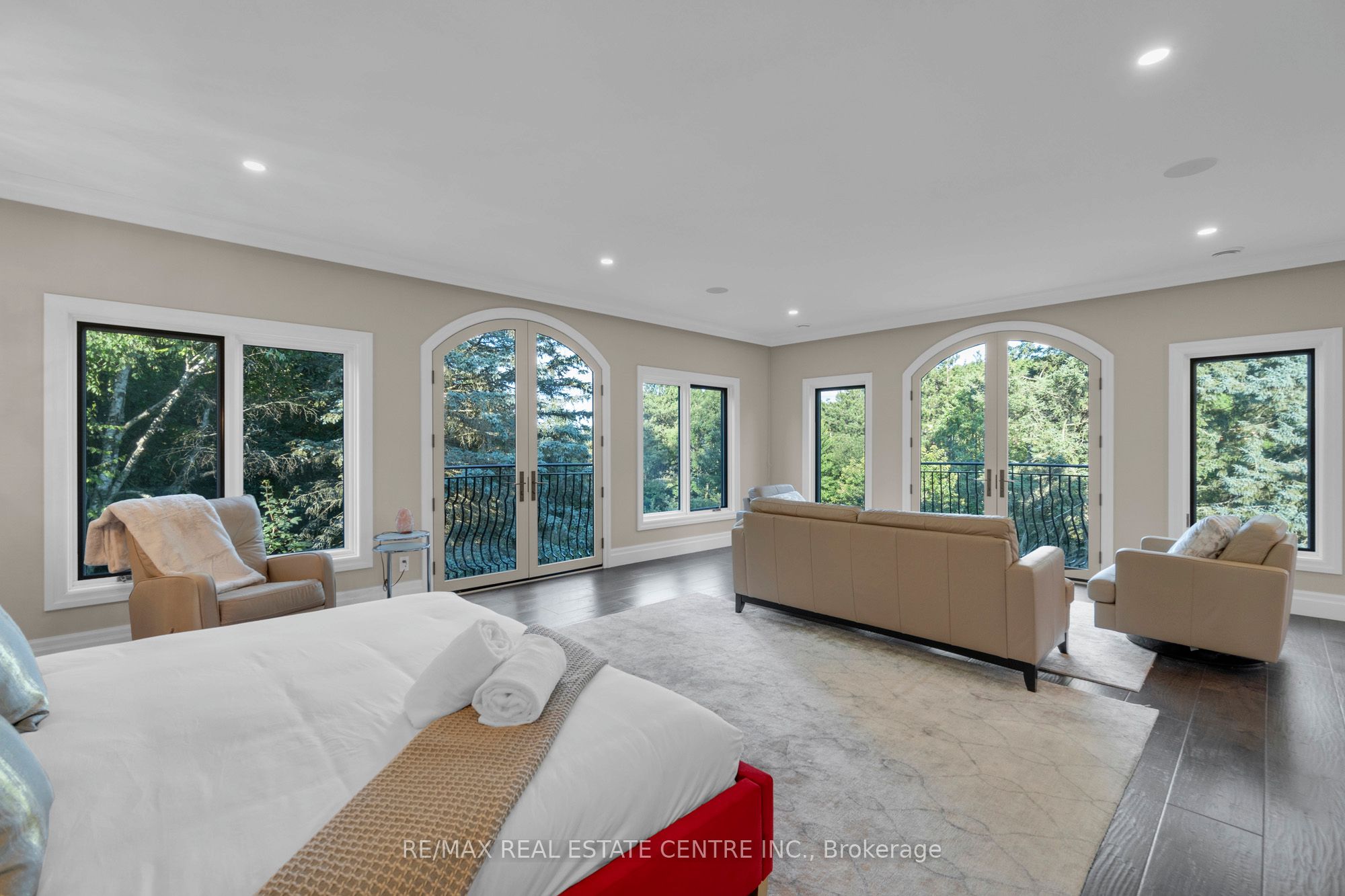 1175 Derry Road Property Photo 23