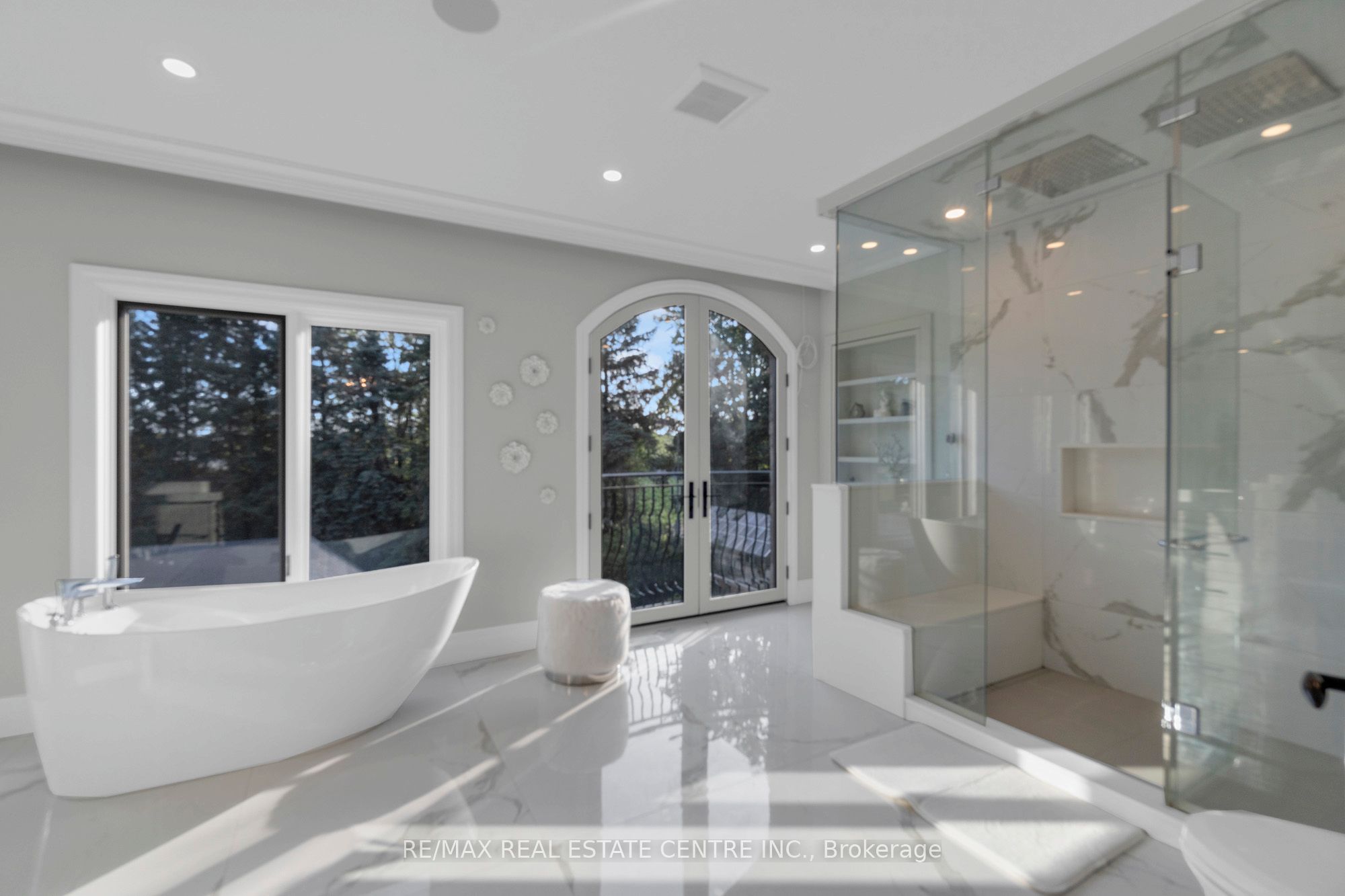 1175 Derry Road Property Photo 28