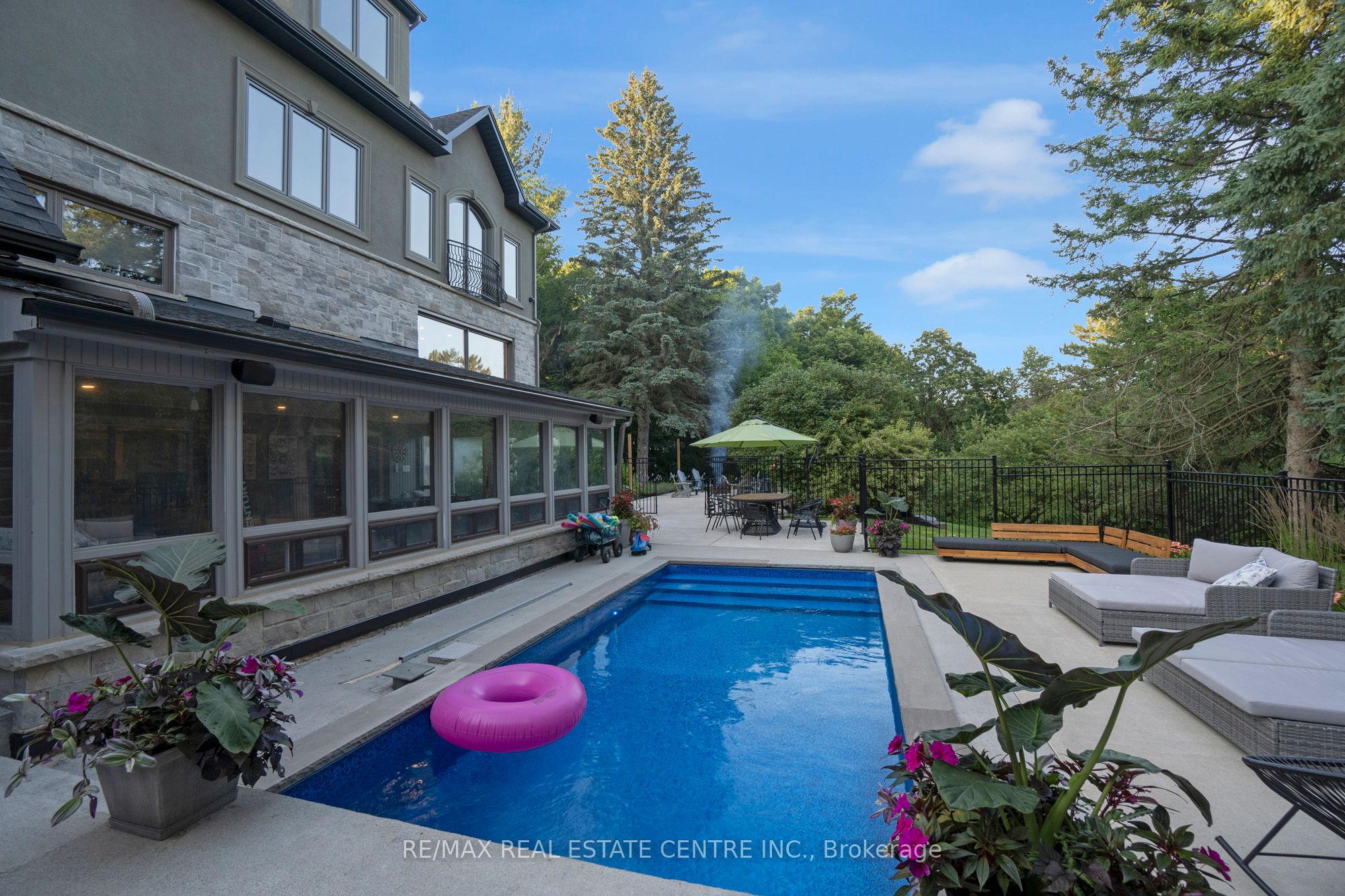 1175 Derry Road Property Photo 44