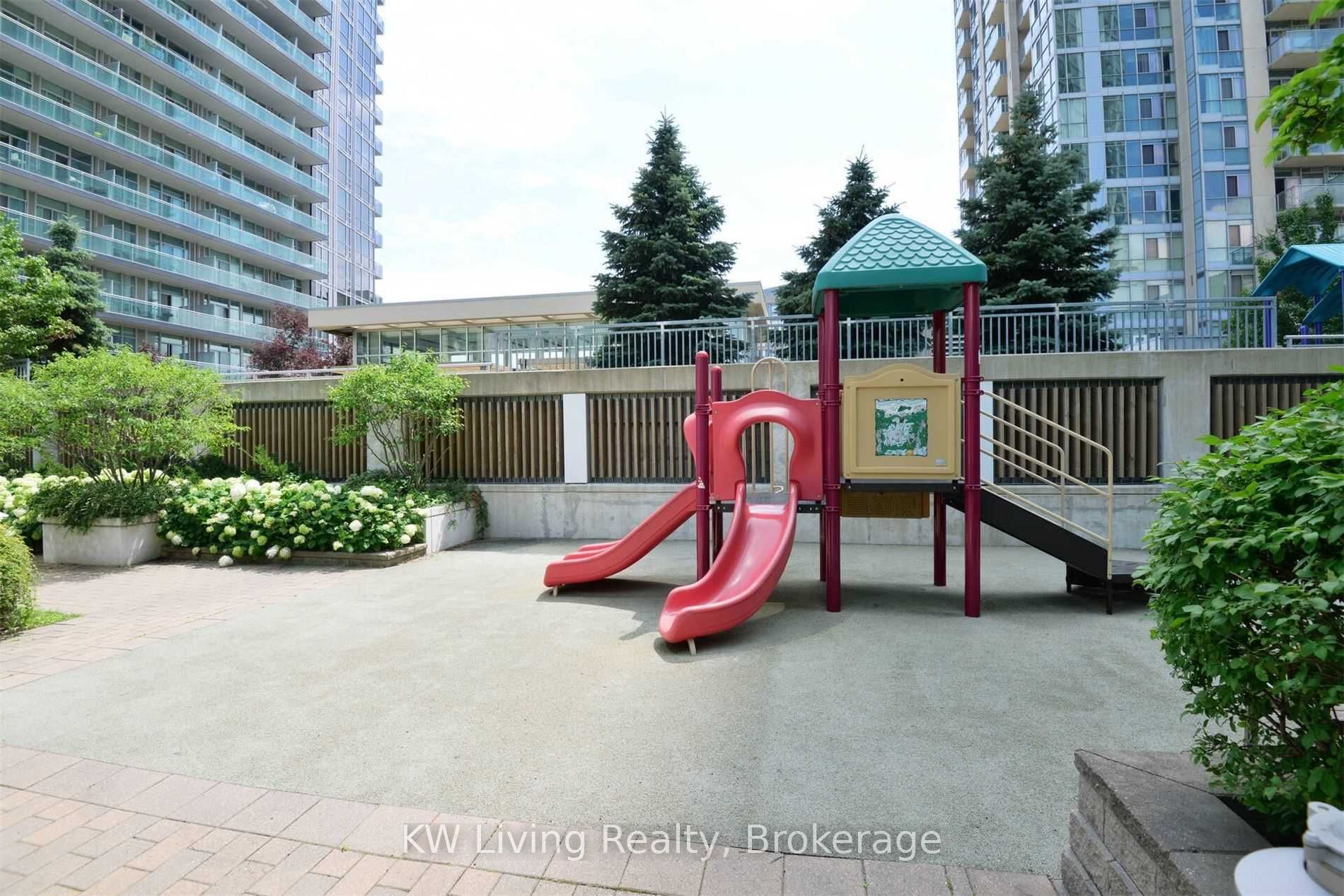 220 Burnhamthorpe Road W 1502 Property Photo 26