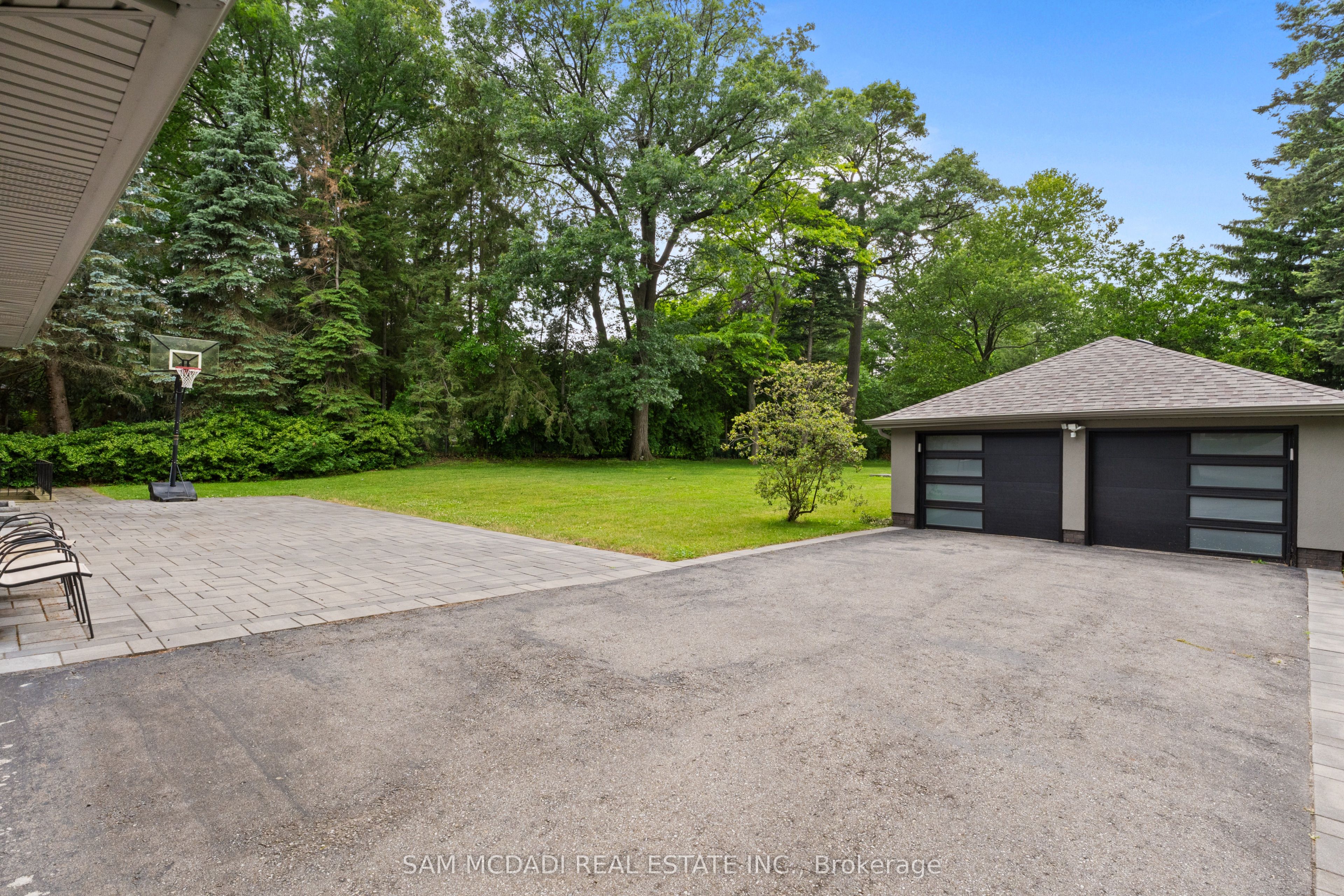 1481 Bunsden Avenue Property Photo 38