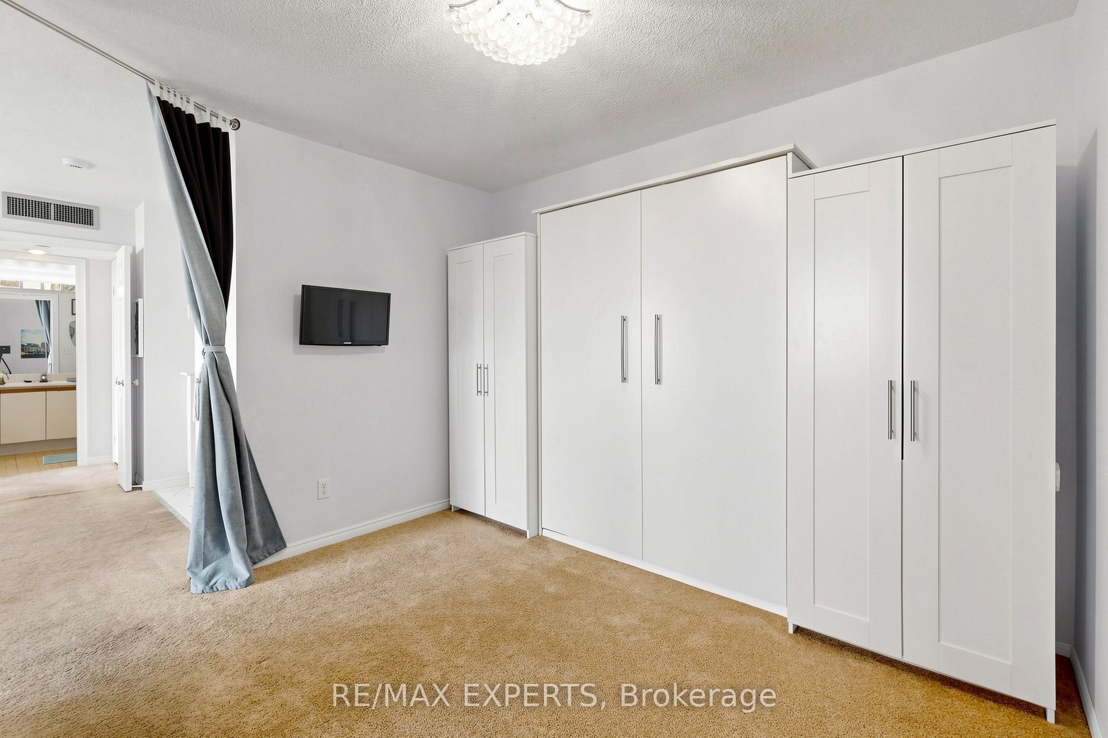 1360 Rathburn Road E 909 Property Photo 18