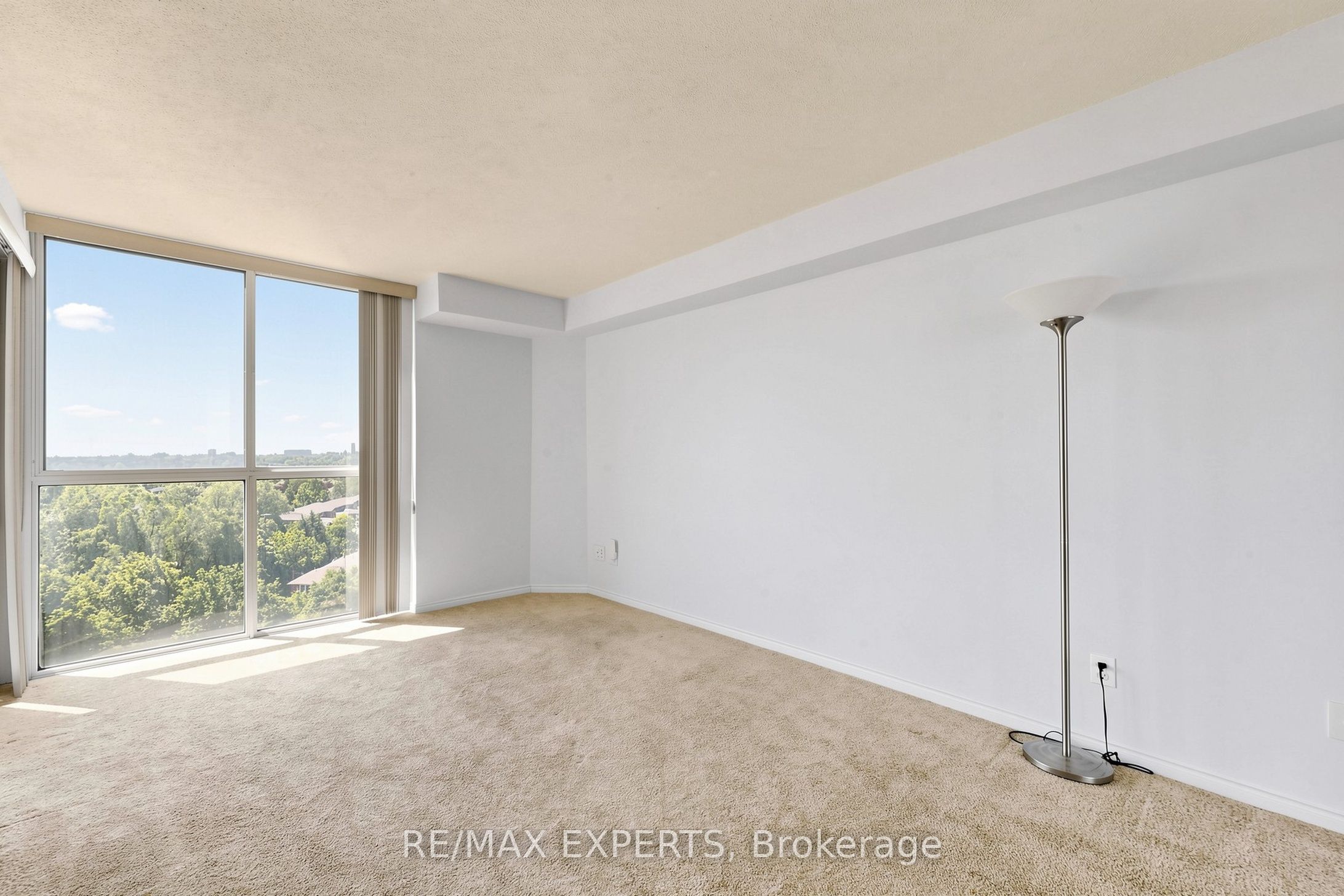 1360 Rathburn Road E 909 Property Photo 23