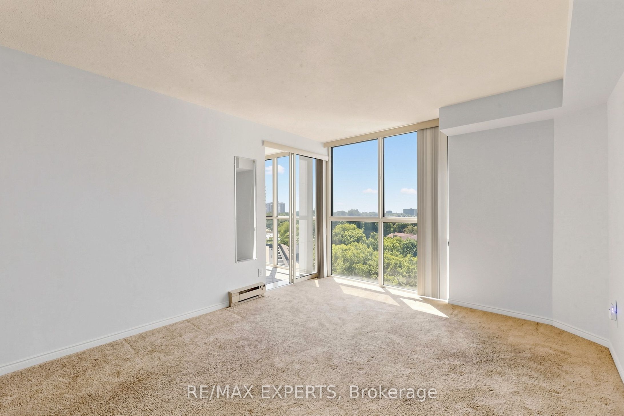 1360 Rathburn Road E 909 Property Photo 24