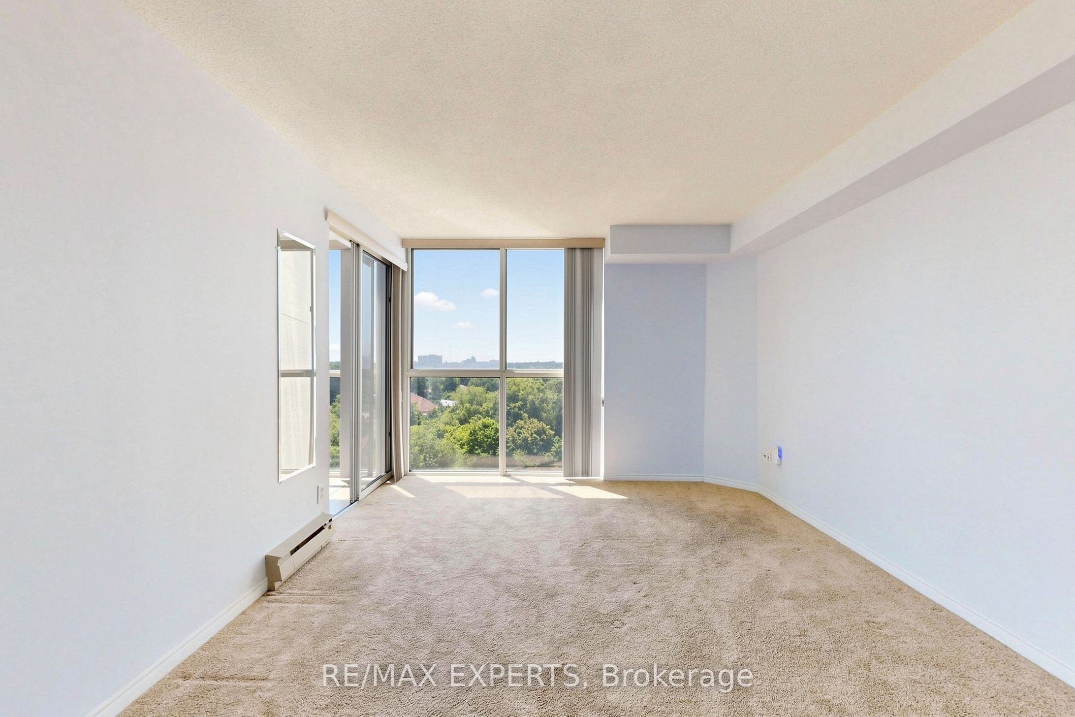 1360 Rathburn Road E 909 Property Photo 25