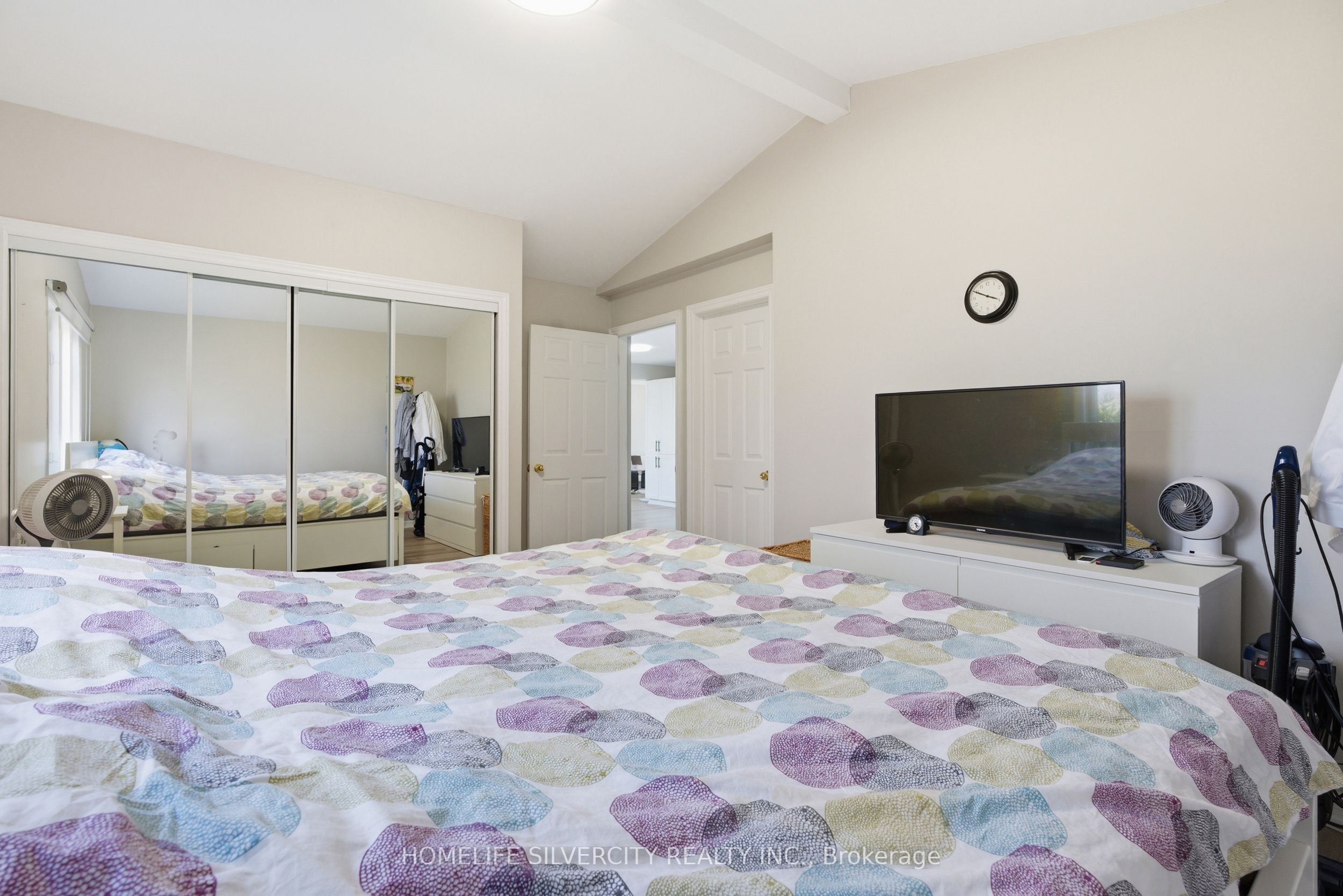 578 Trafford Crescent Property Photo 11