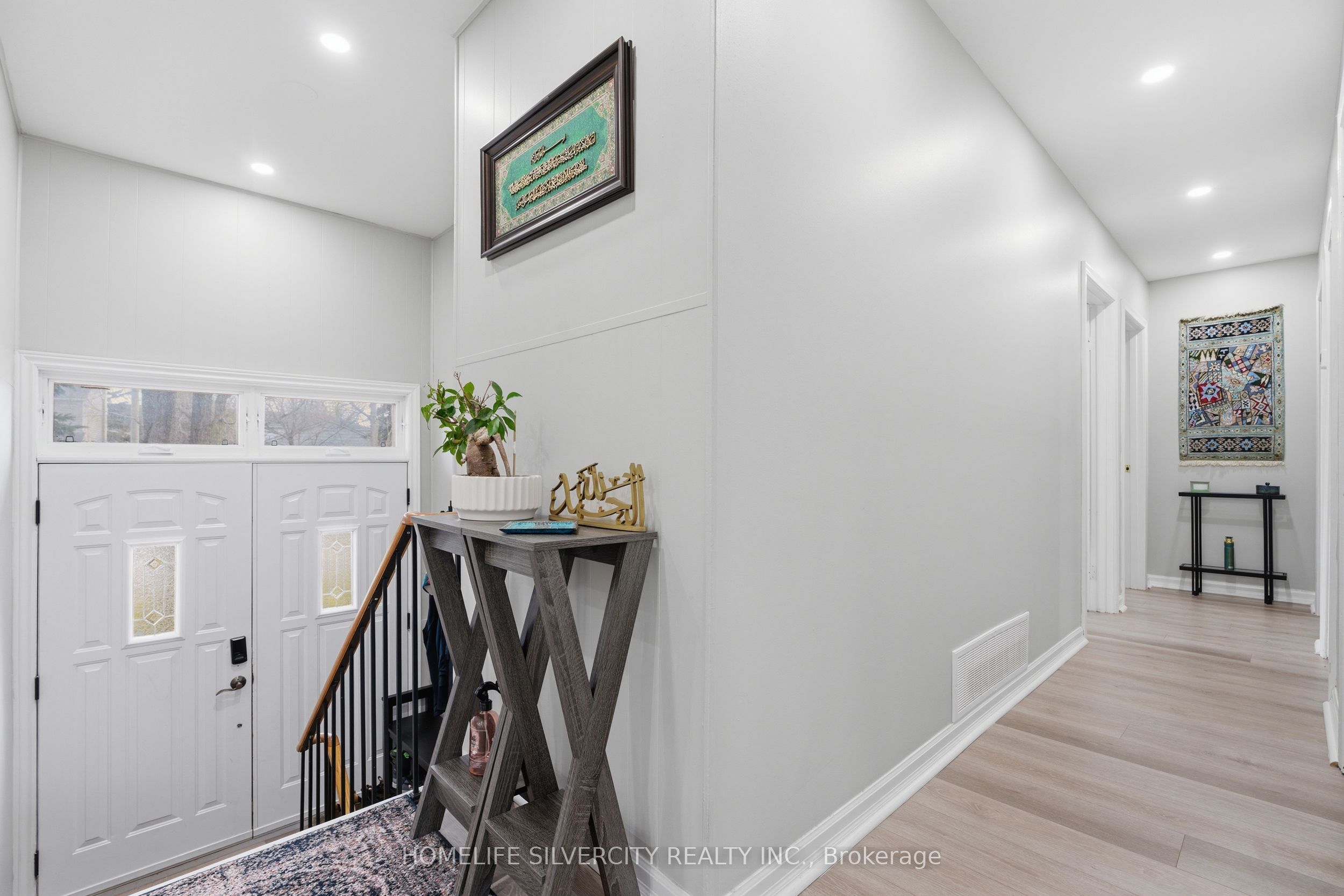578 Trafford Crescent Property Photo 12