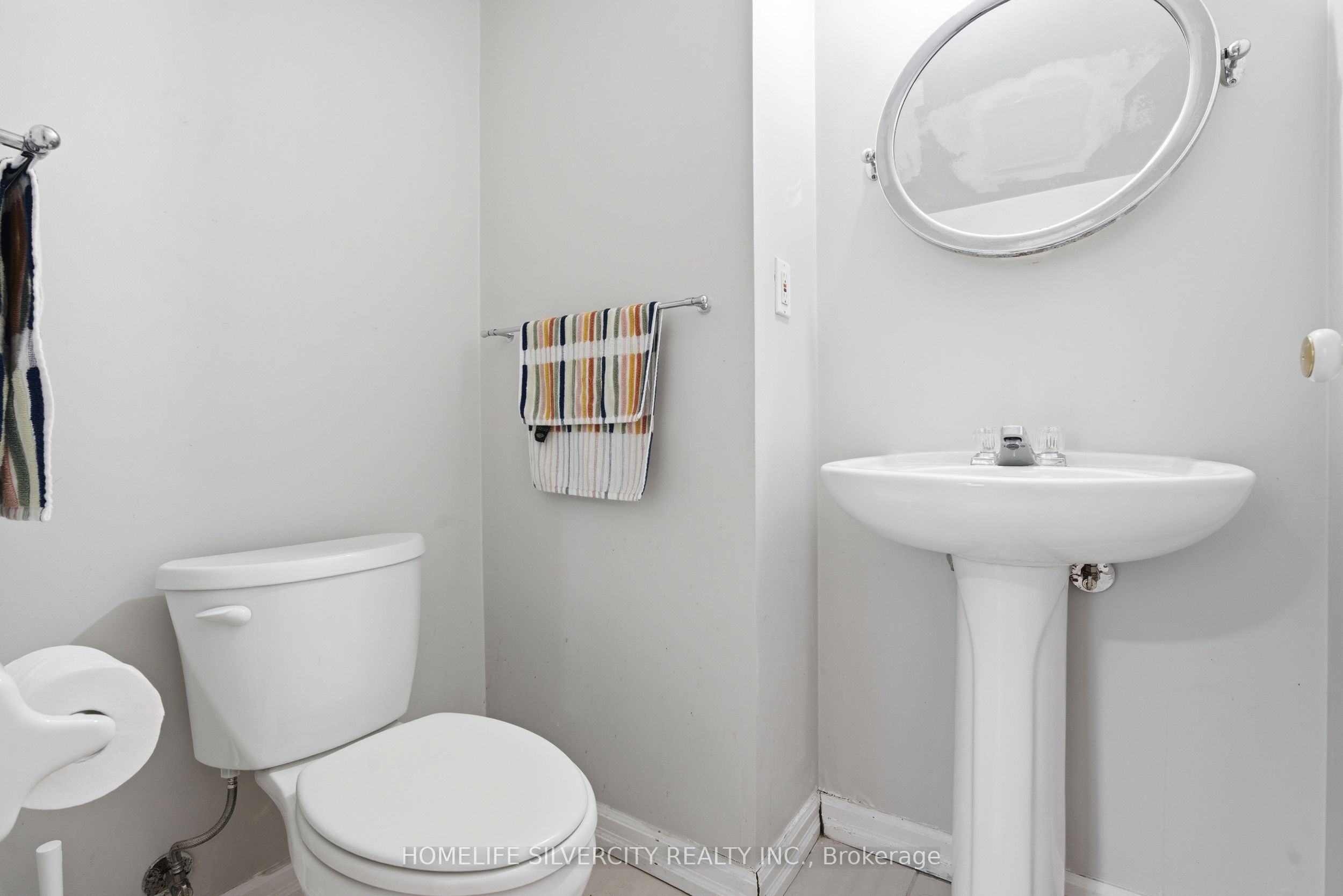578 Trafford Crescent Property Photo 16