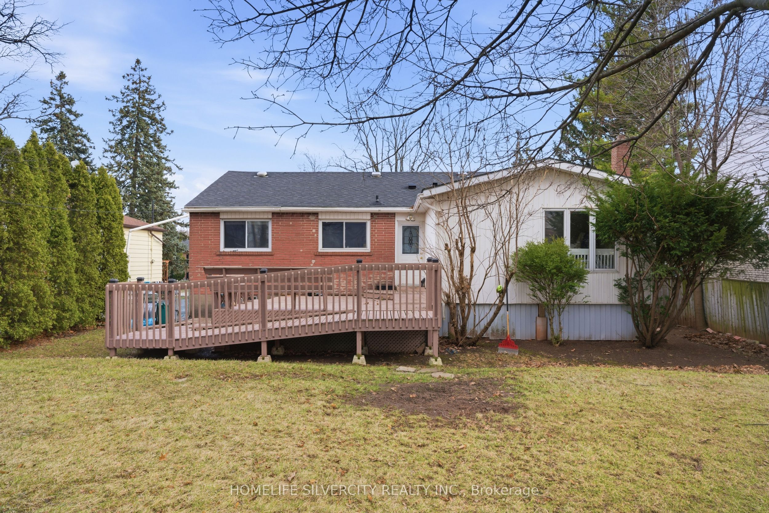 578 Trafford Crescent Property Photo 21