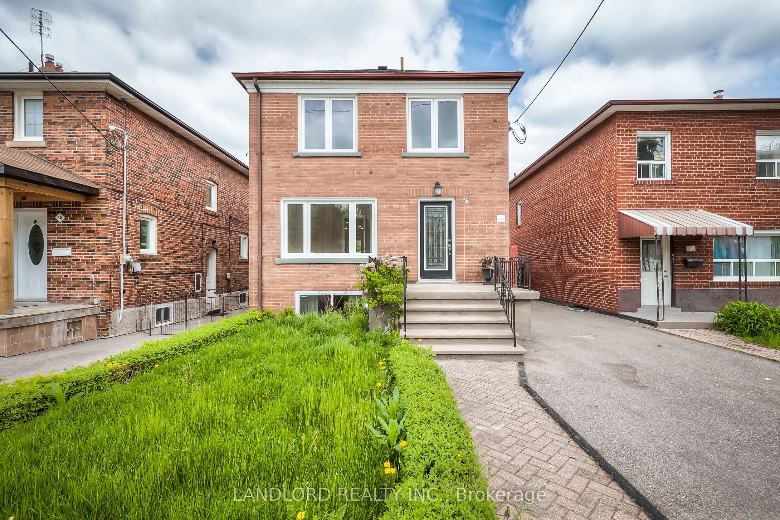 36 Yore Road Main Property Photo 14