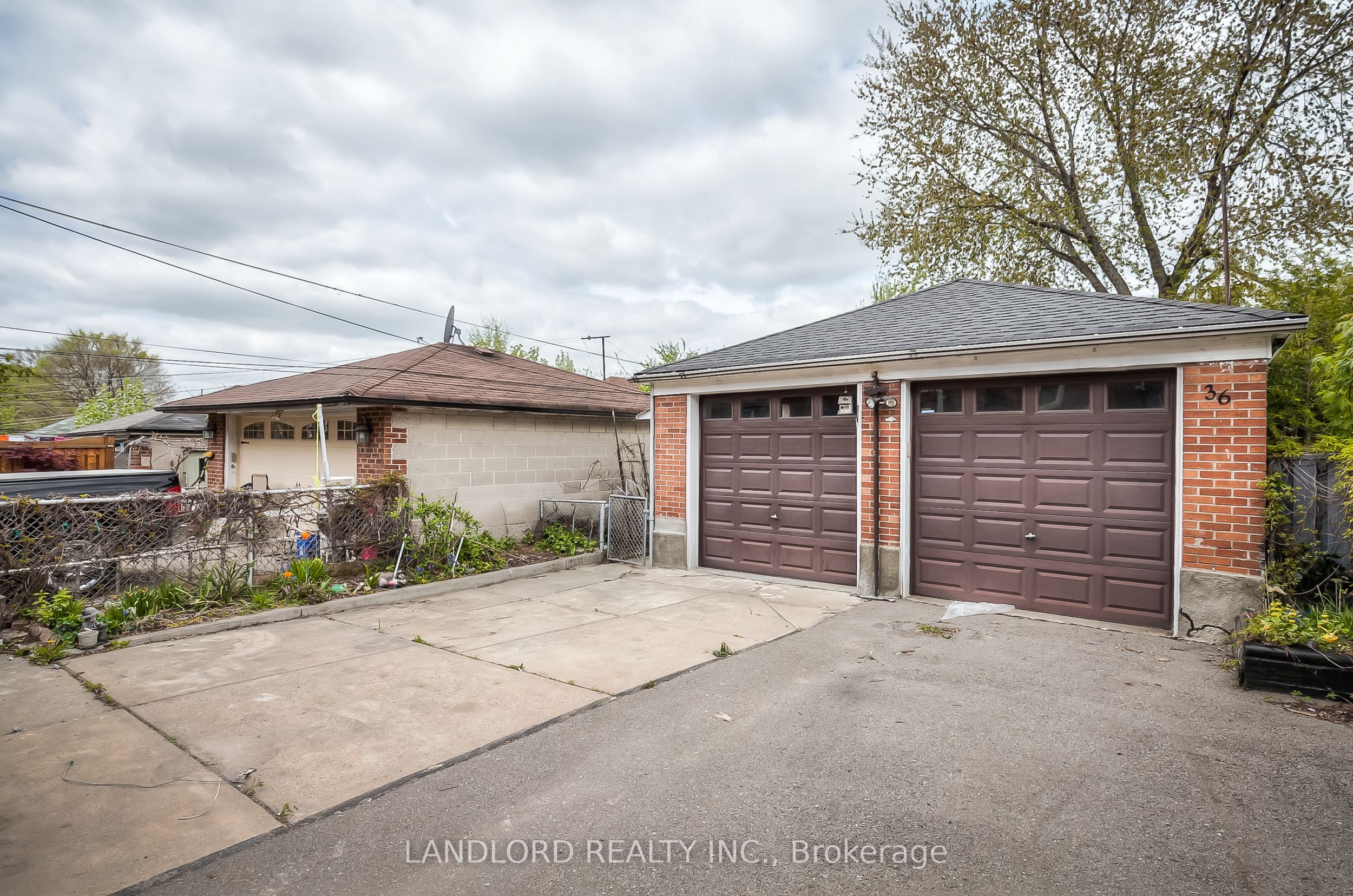 36 Yore Road Main Property Photo 17