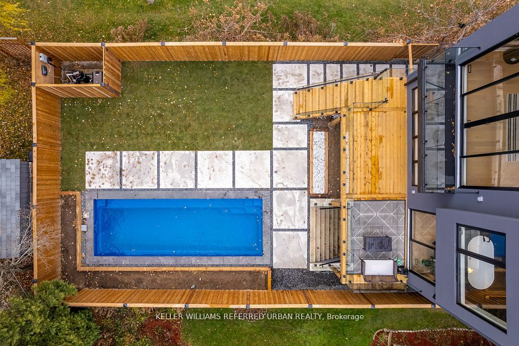 33 Twelfth Street Property Photo 2