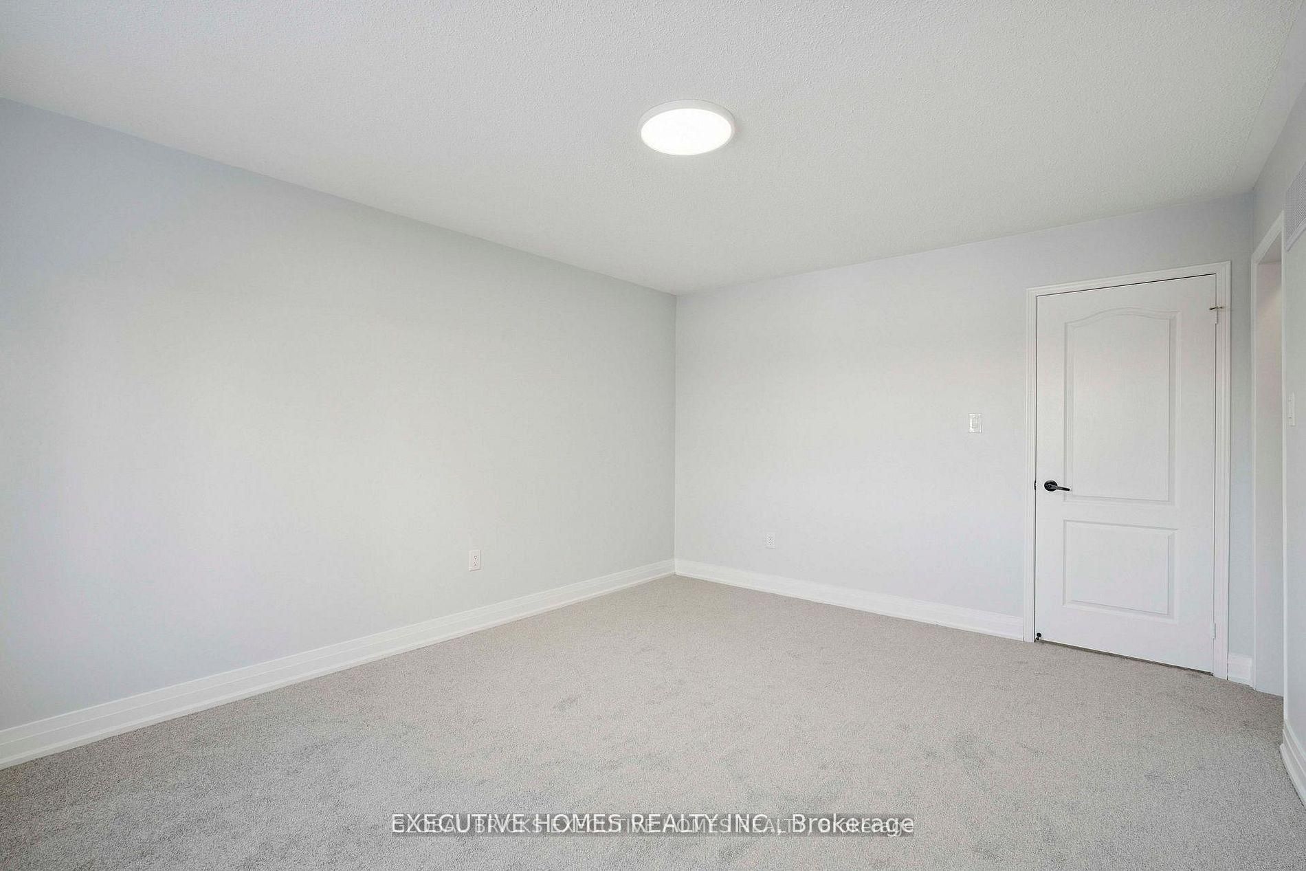 2665 Thomas Street 60 Property Photo 8