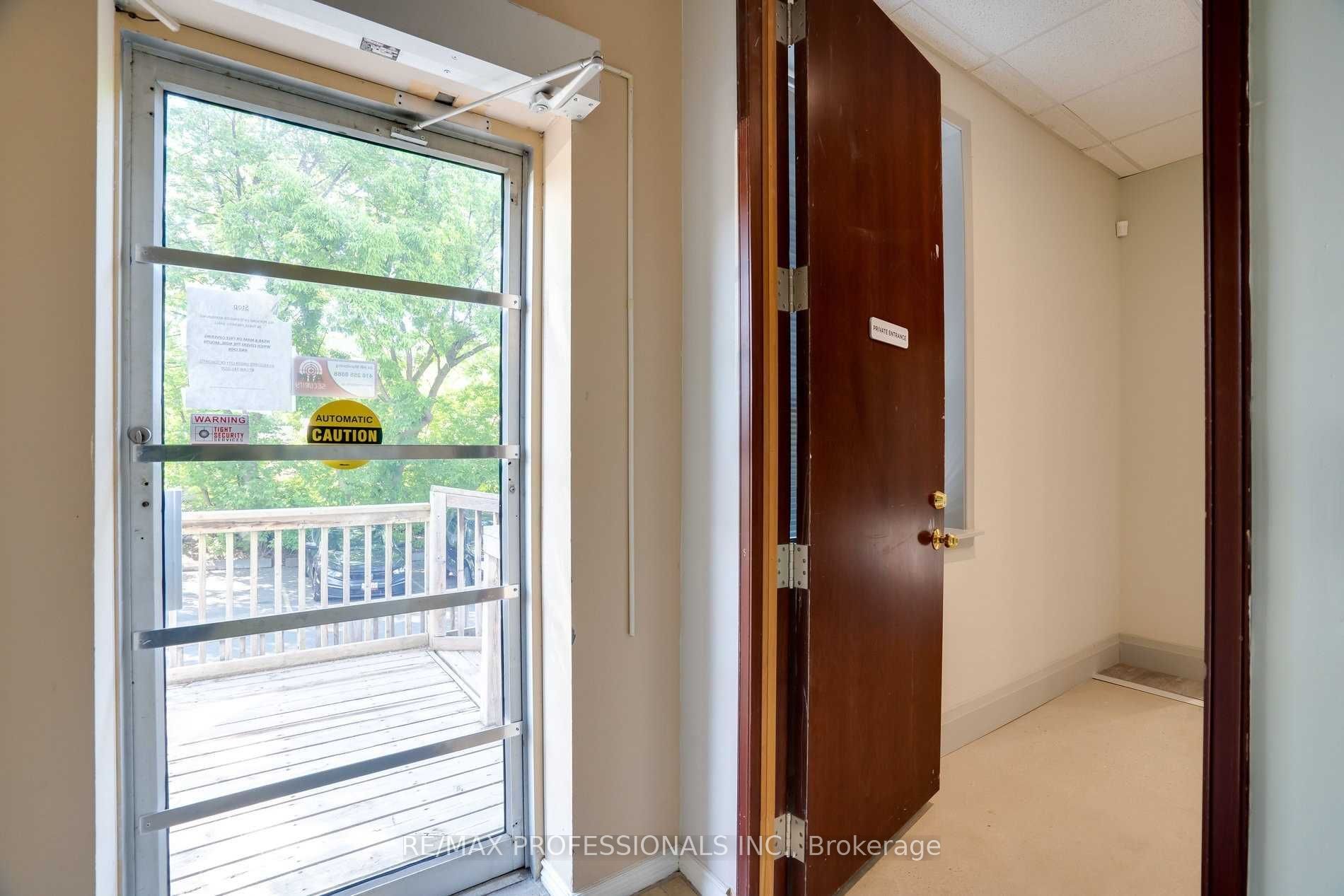 523 The Queensway Way 107 Property Photo 23
