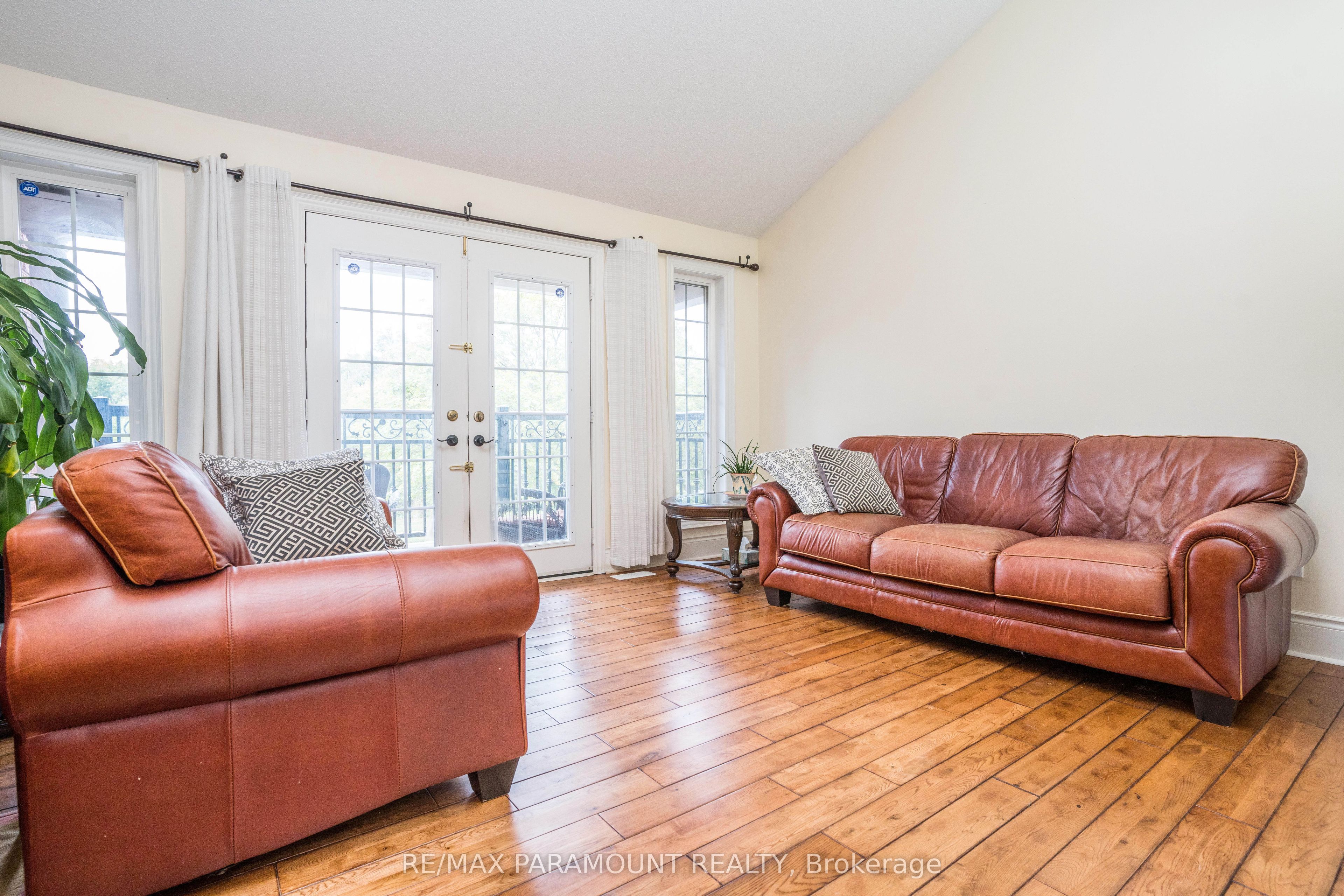 19 River Rock Crescent Property Photo 5