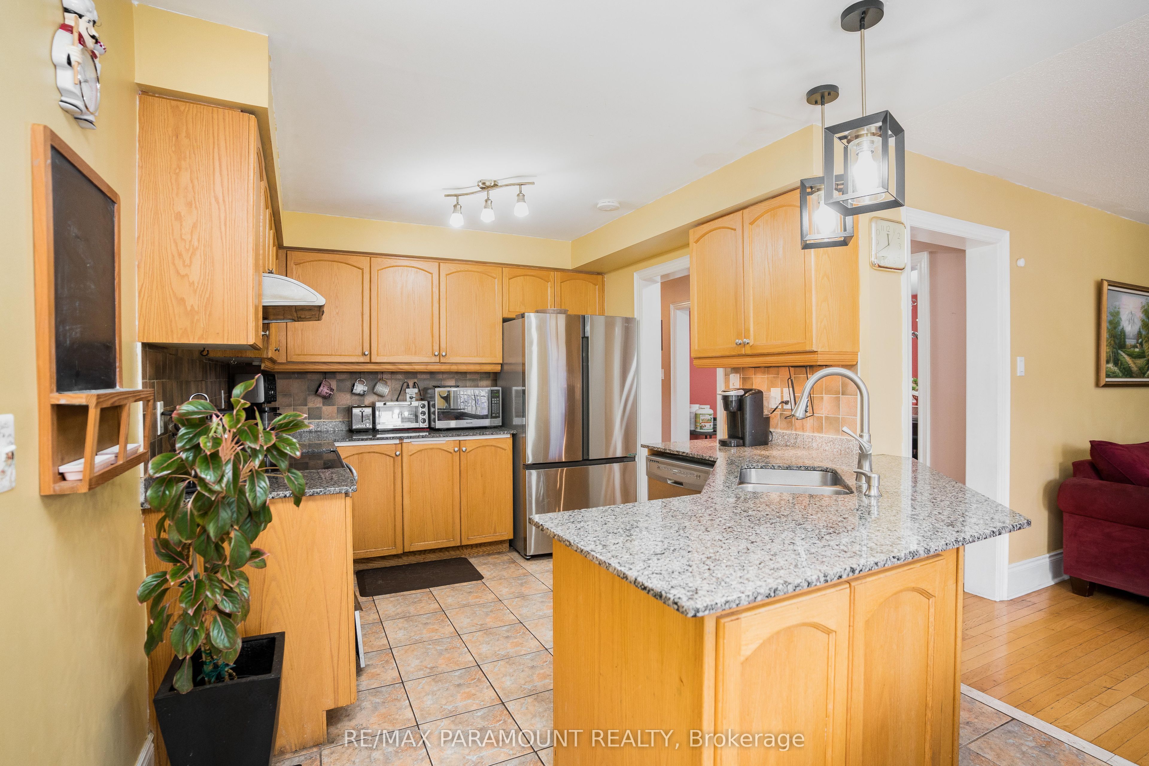 19 River Rock Crescent Property Photo 13