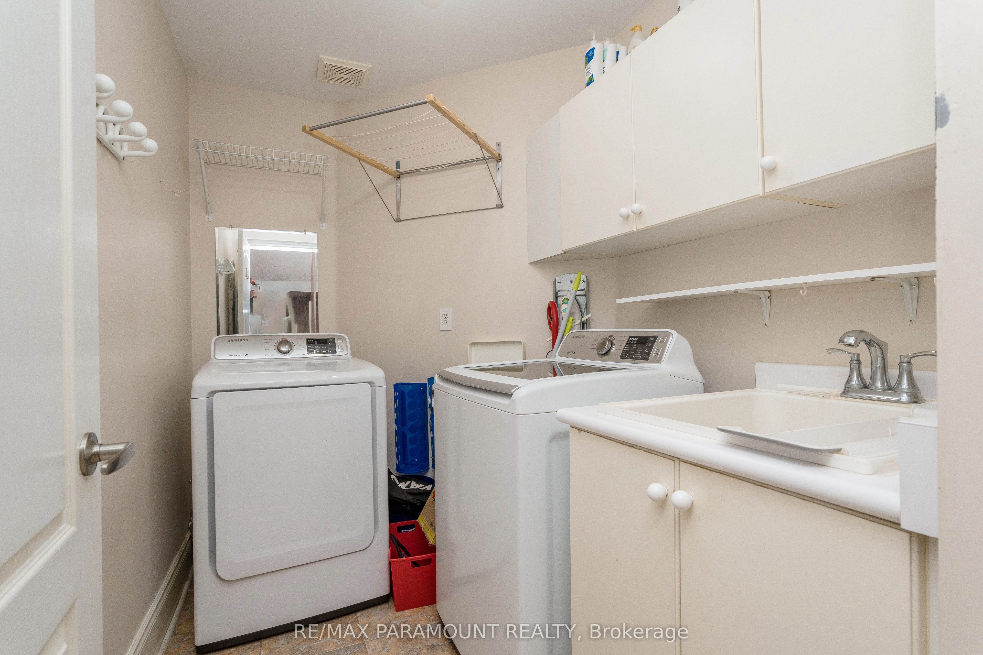 19 River Rock Crescent Property Photo 41