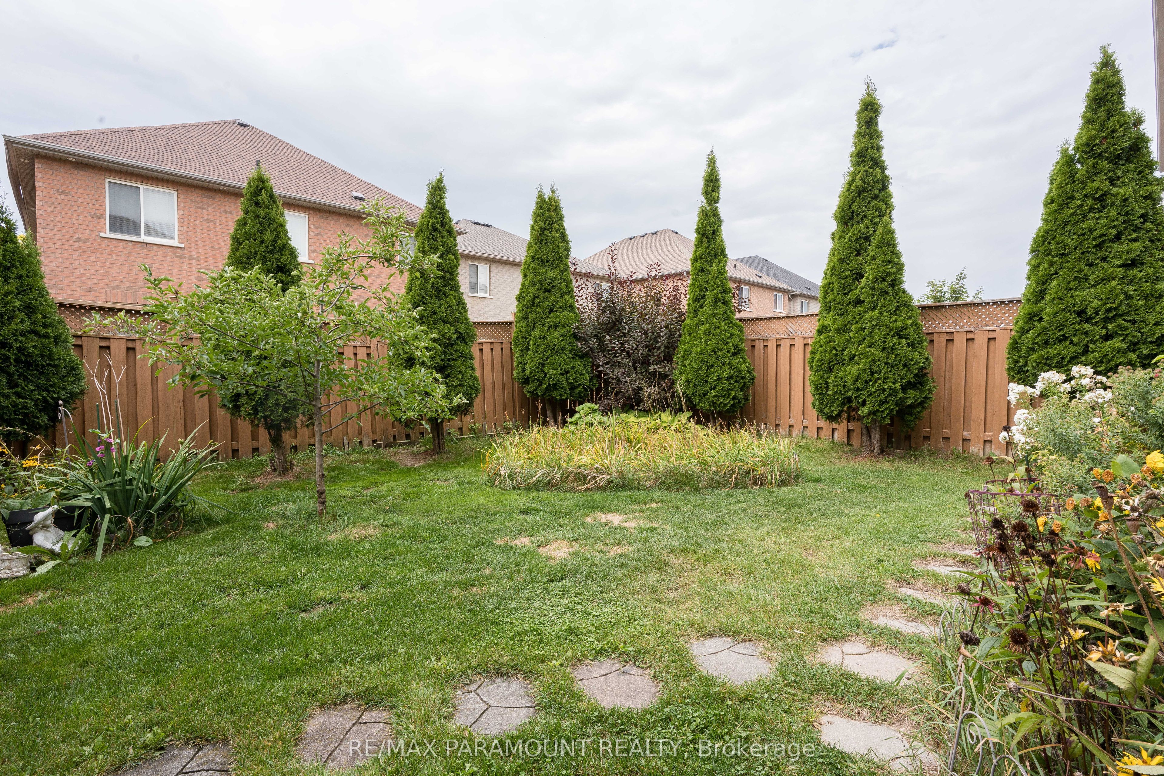 19 River Rock Crescent Property Photo 45