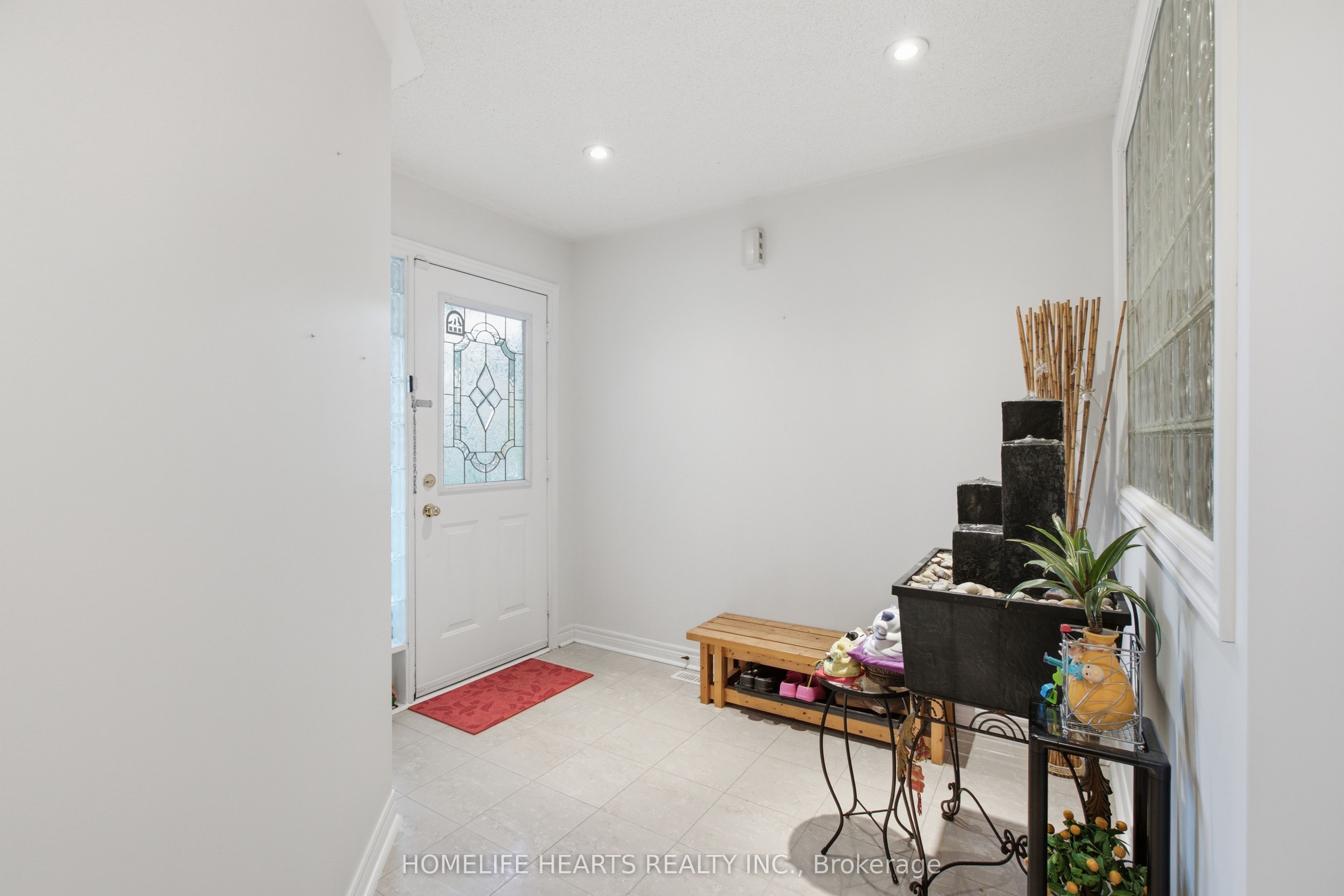 1077 Knotty Pine Grove Property Photo 4