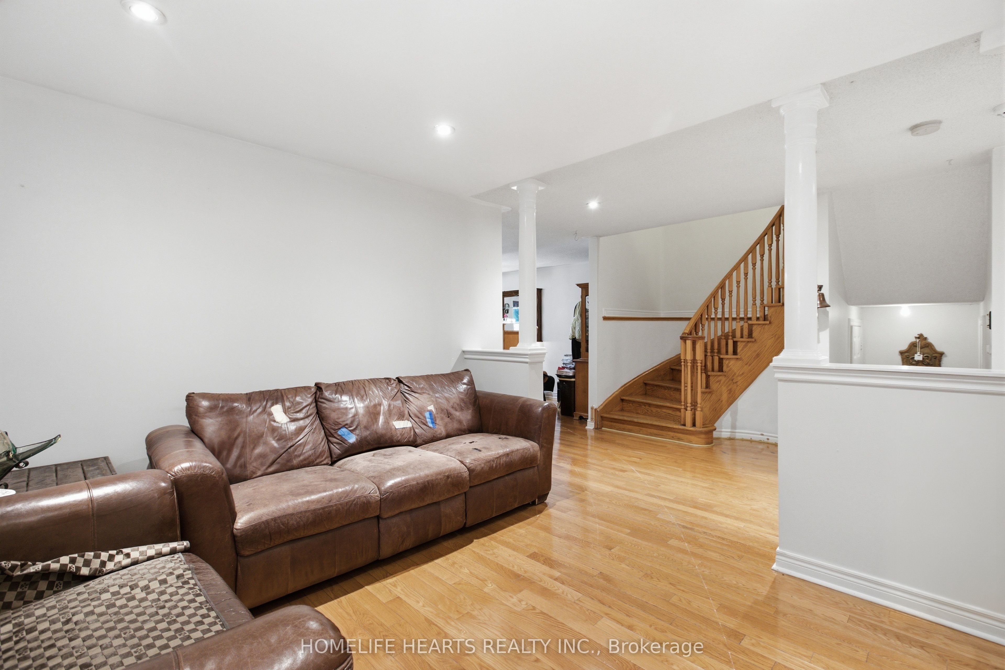 1077 Knotty Pine Grove Property Photo 6