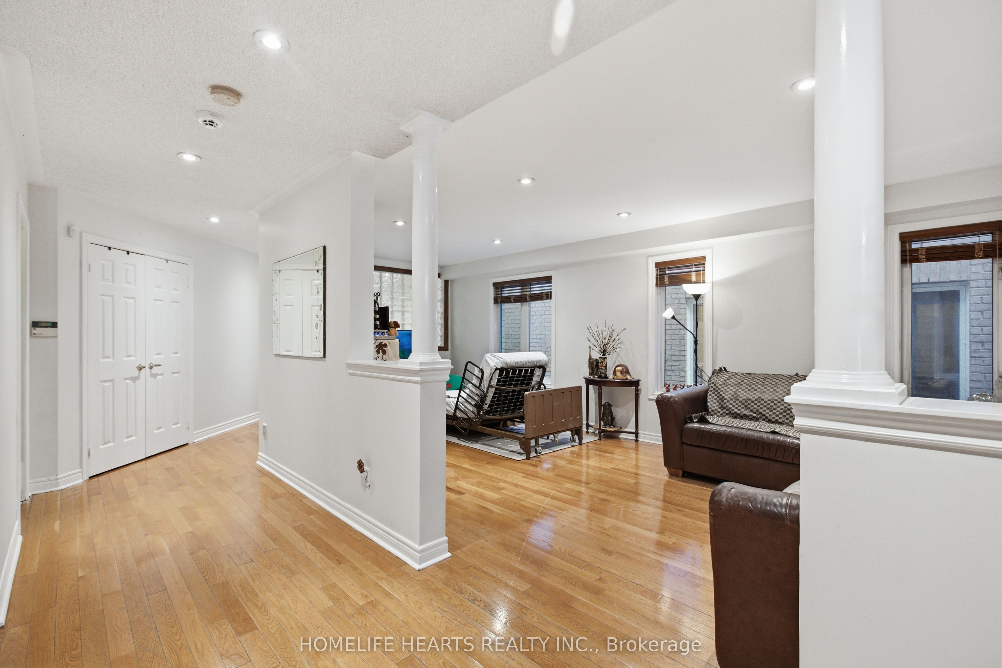 1077 Knotty Pine Grove Property Photo 7