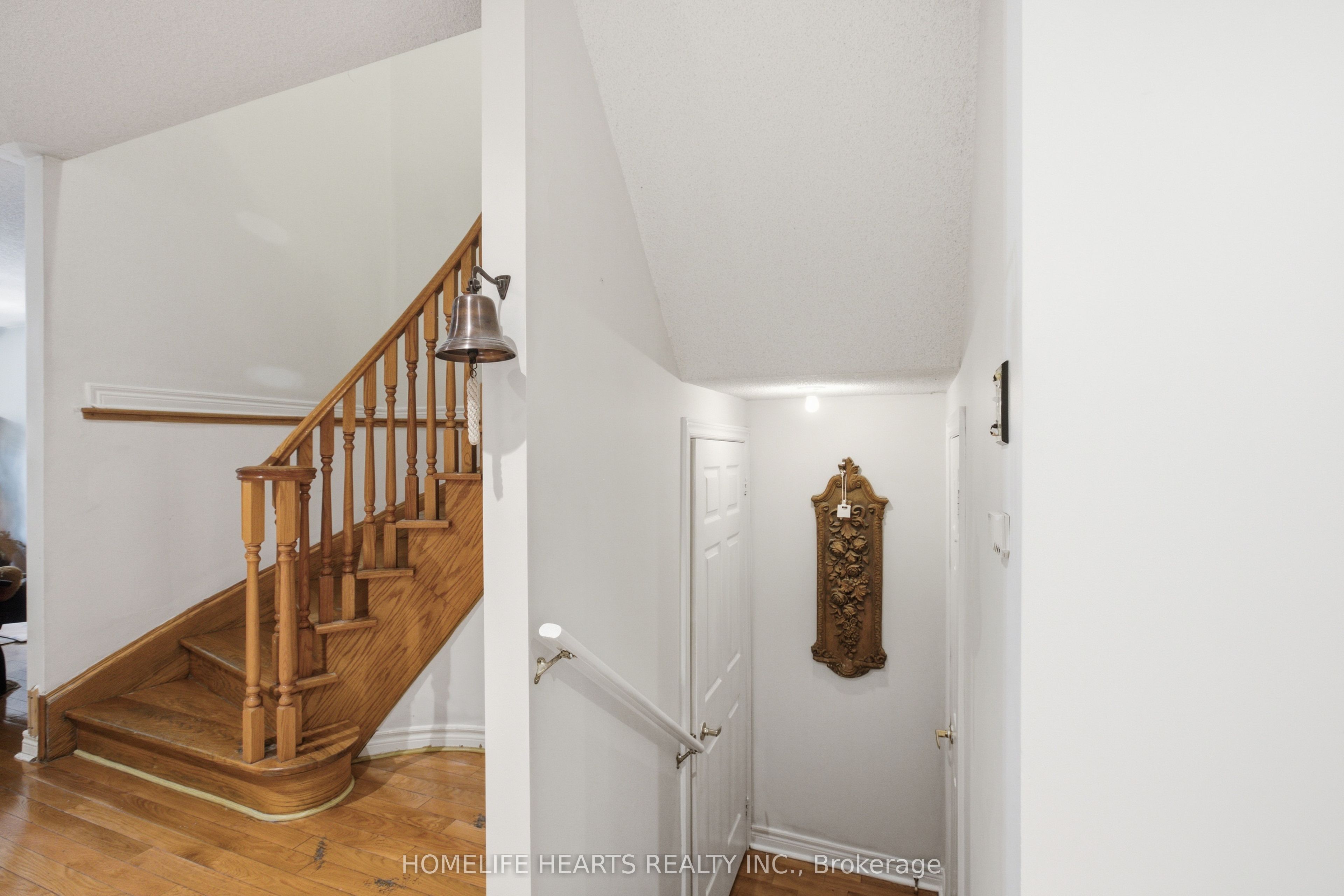 1077 Knotty Pine Grove Property Photo 8