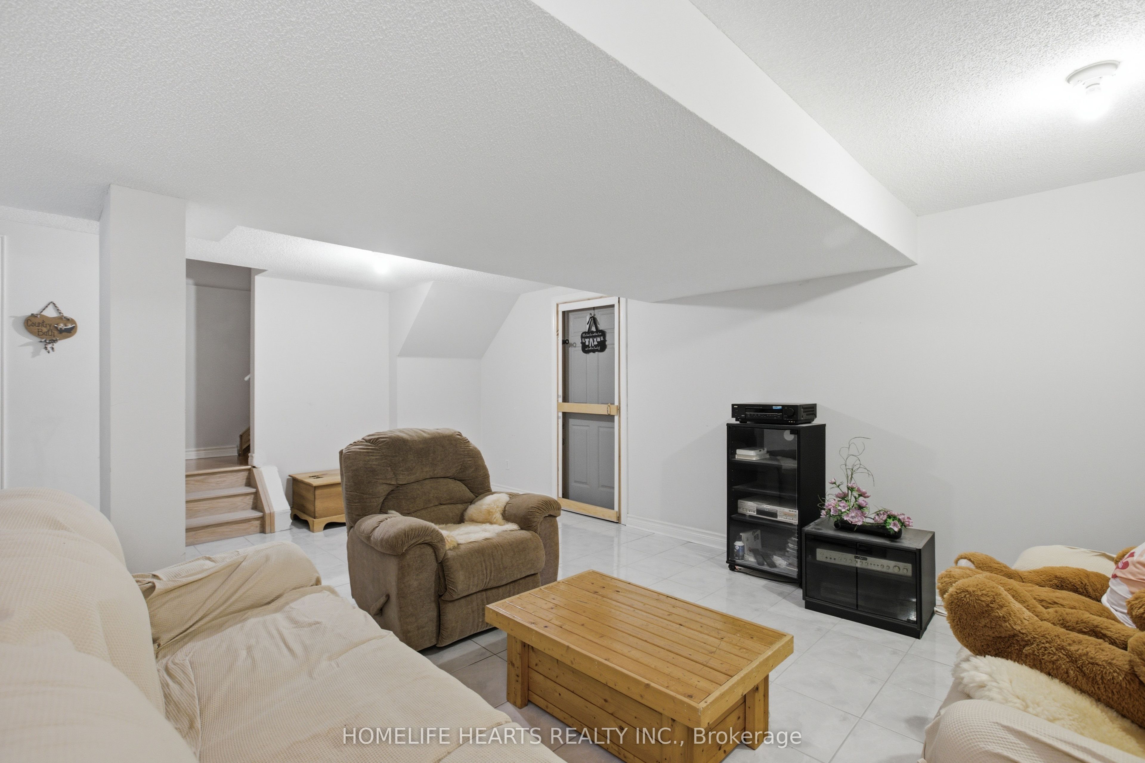 1077 Knotty Pine Grove Property Photo 9