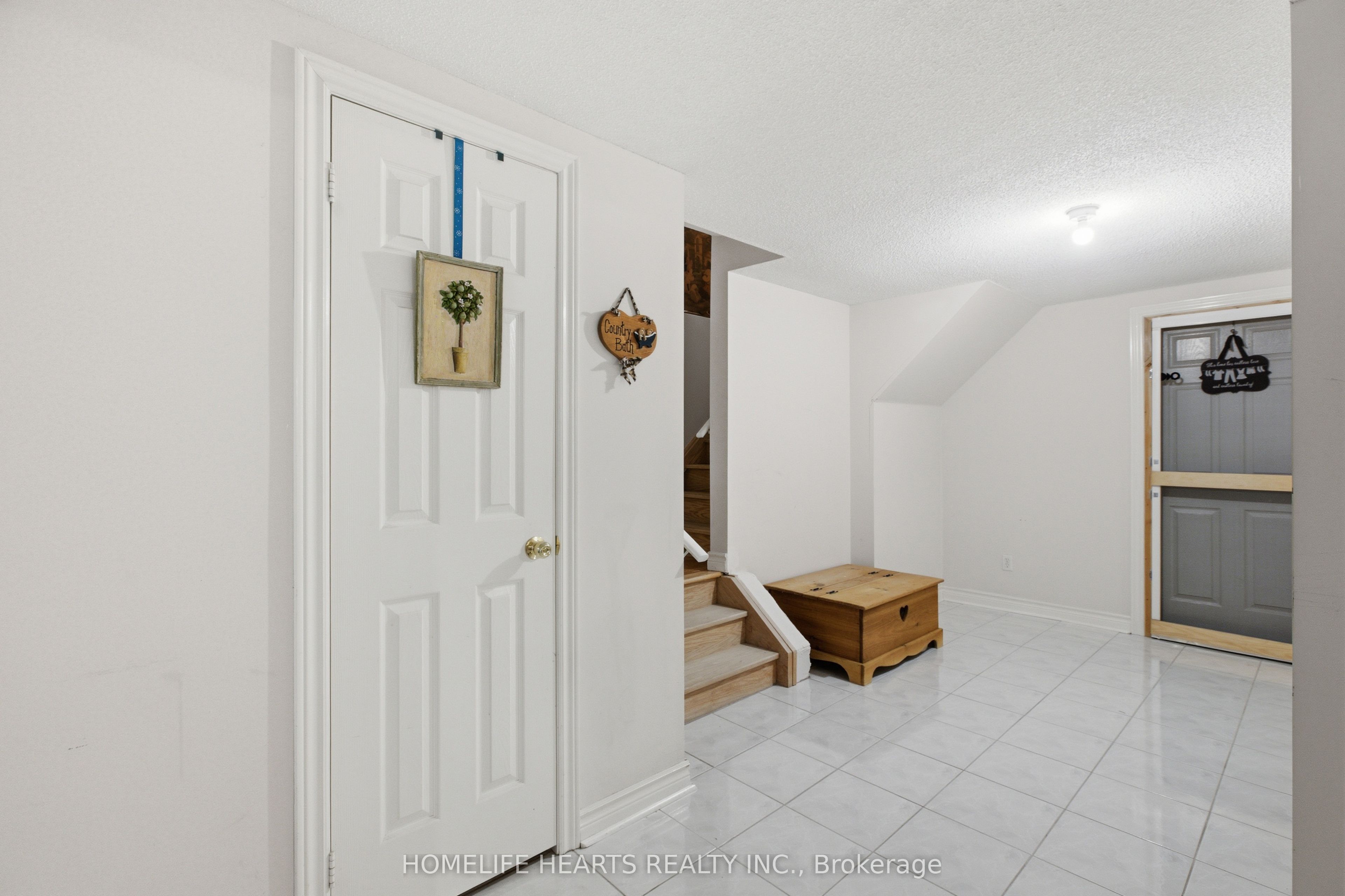 1077 Knotty Pine Grove Property Photo 11