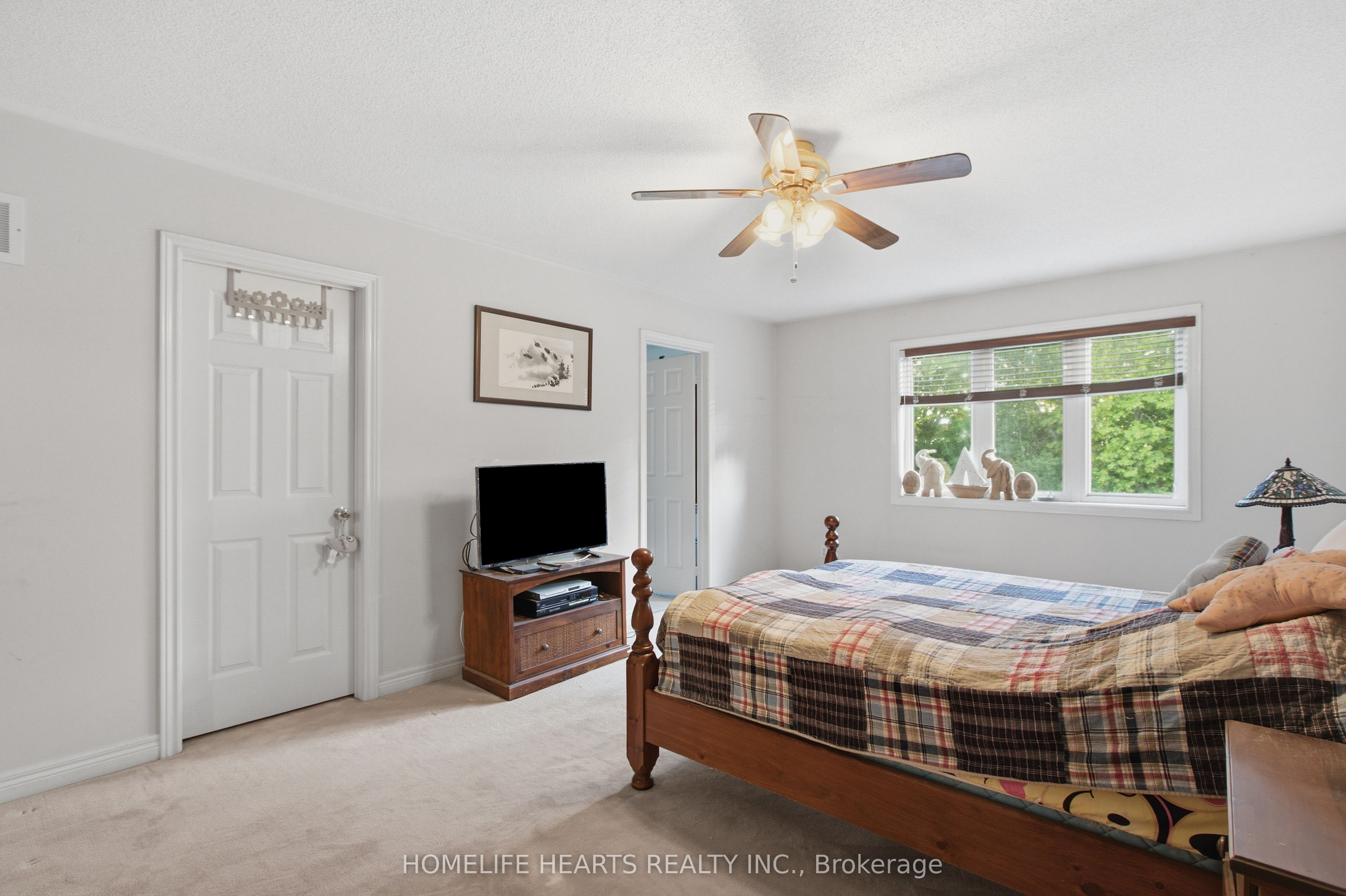 1077 Knotty Pine Grove Property Photo 34