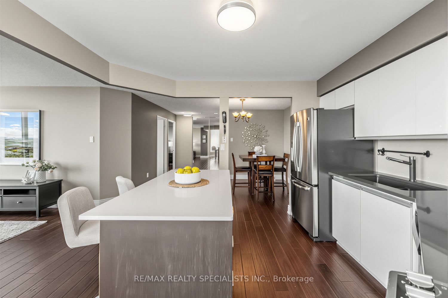 10 Laurelcrest Street 1006 Property Photo 10