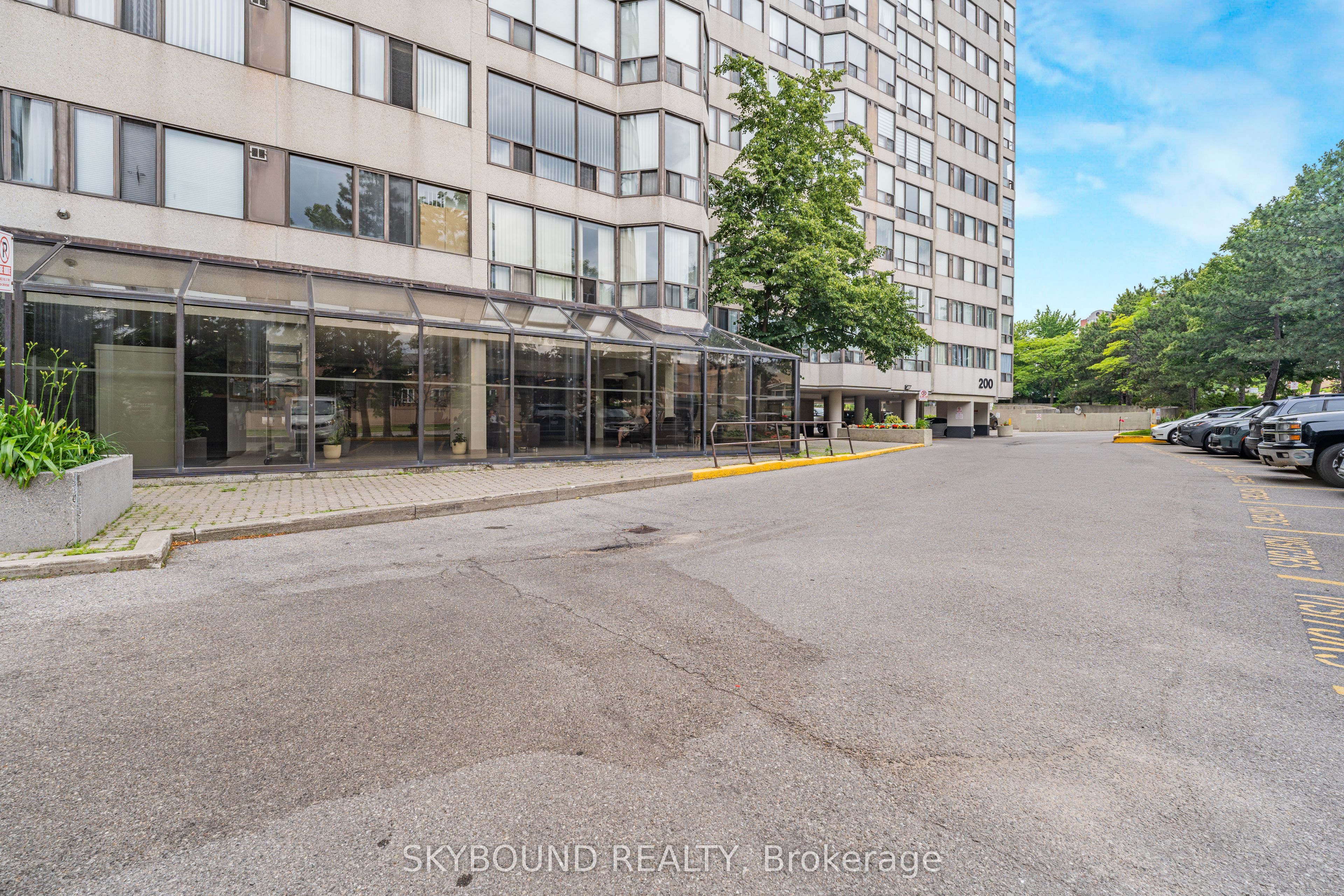 200 Robert Speck Parkway 108 Property Photo 8