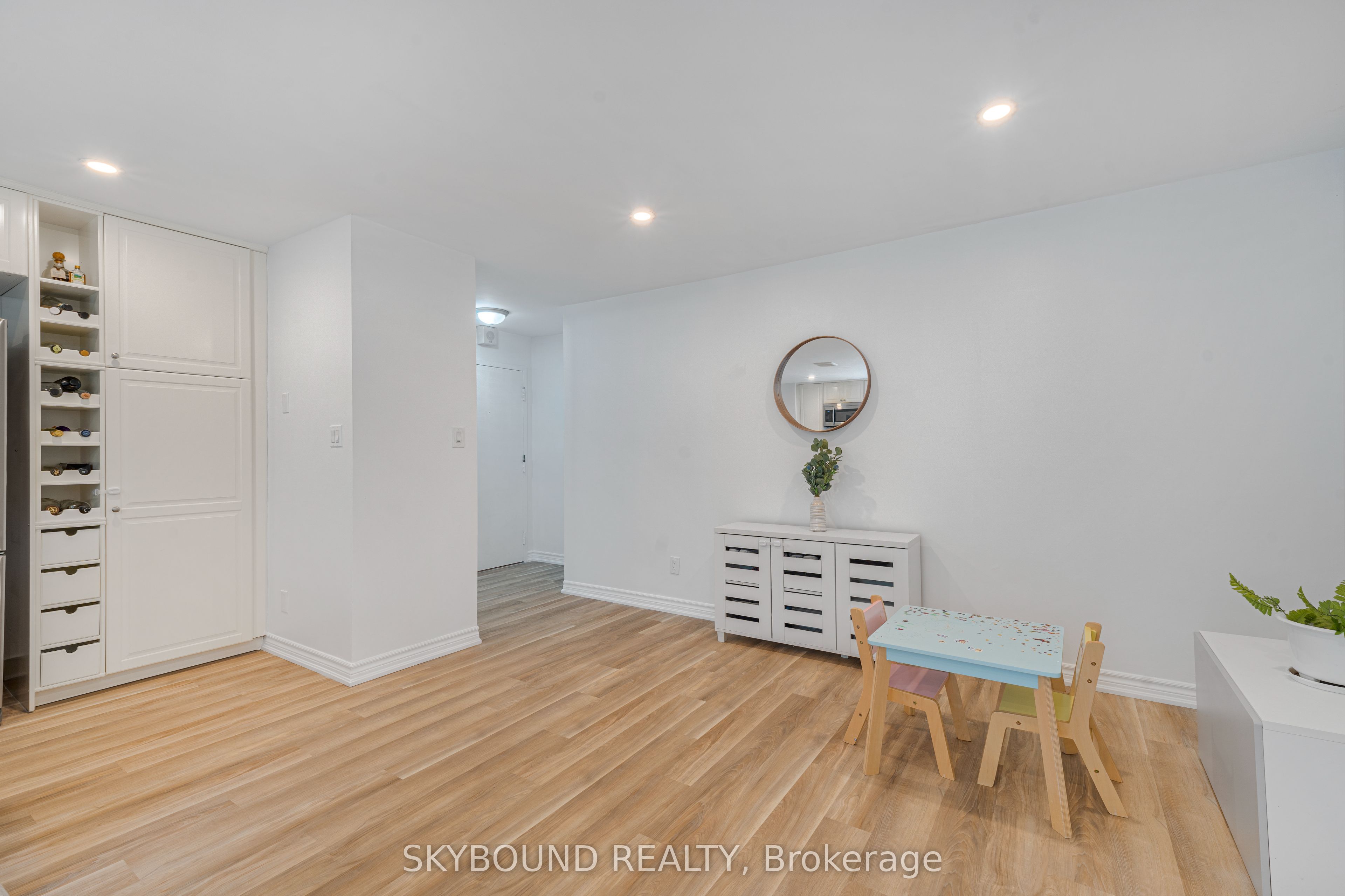 200 Robert Speck Parkway 108 Property Photo 14