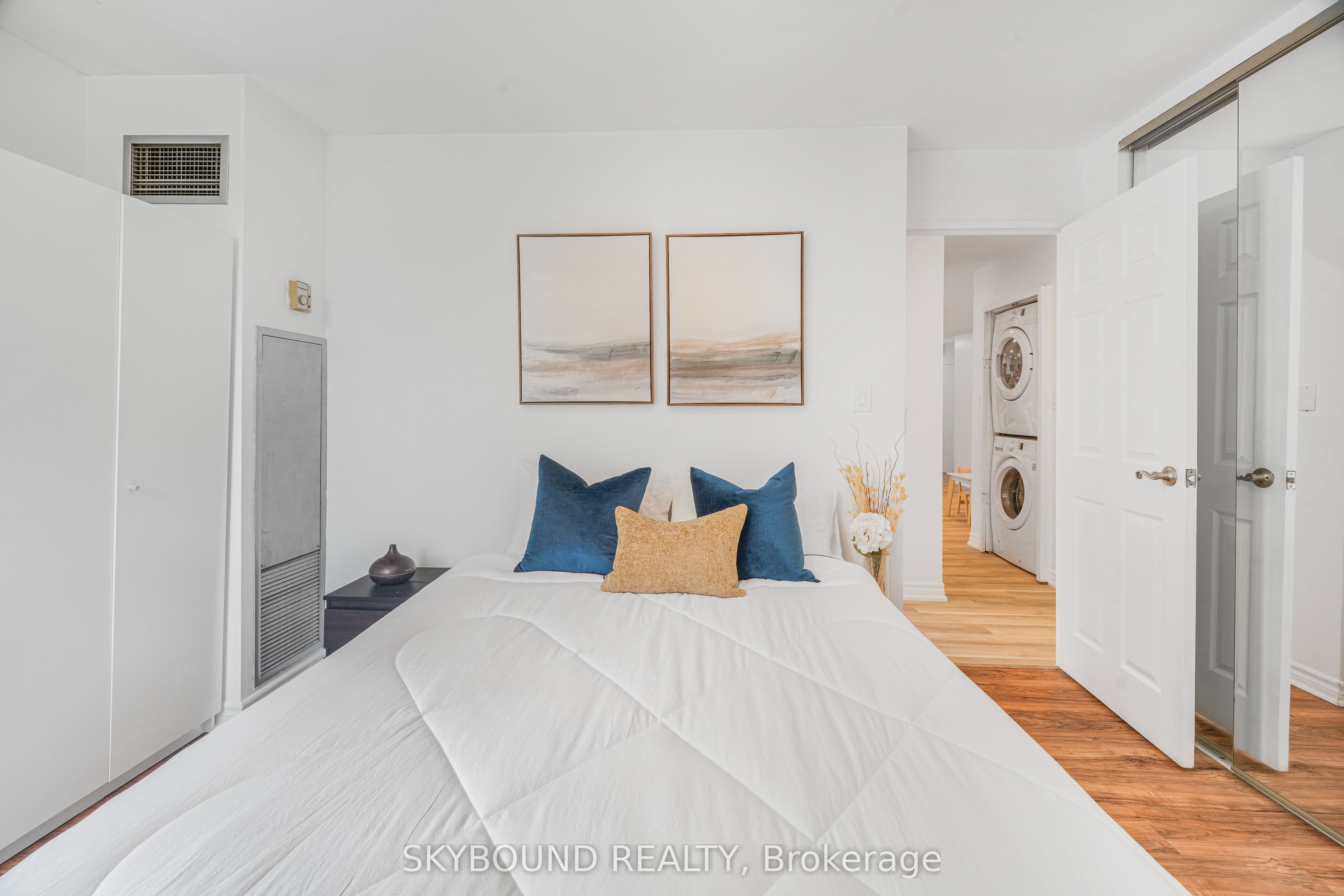 200 Robert Speck Parkway 108 Property Photo 23