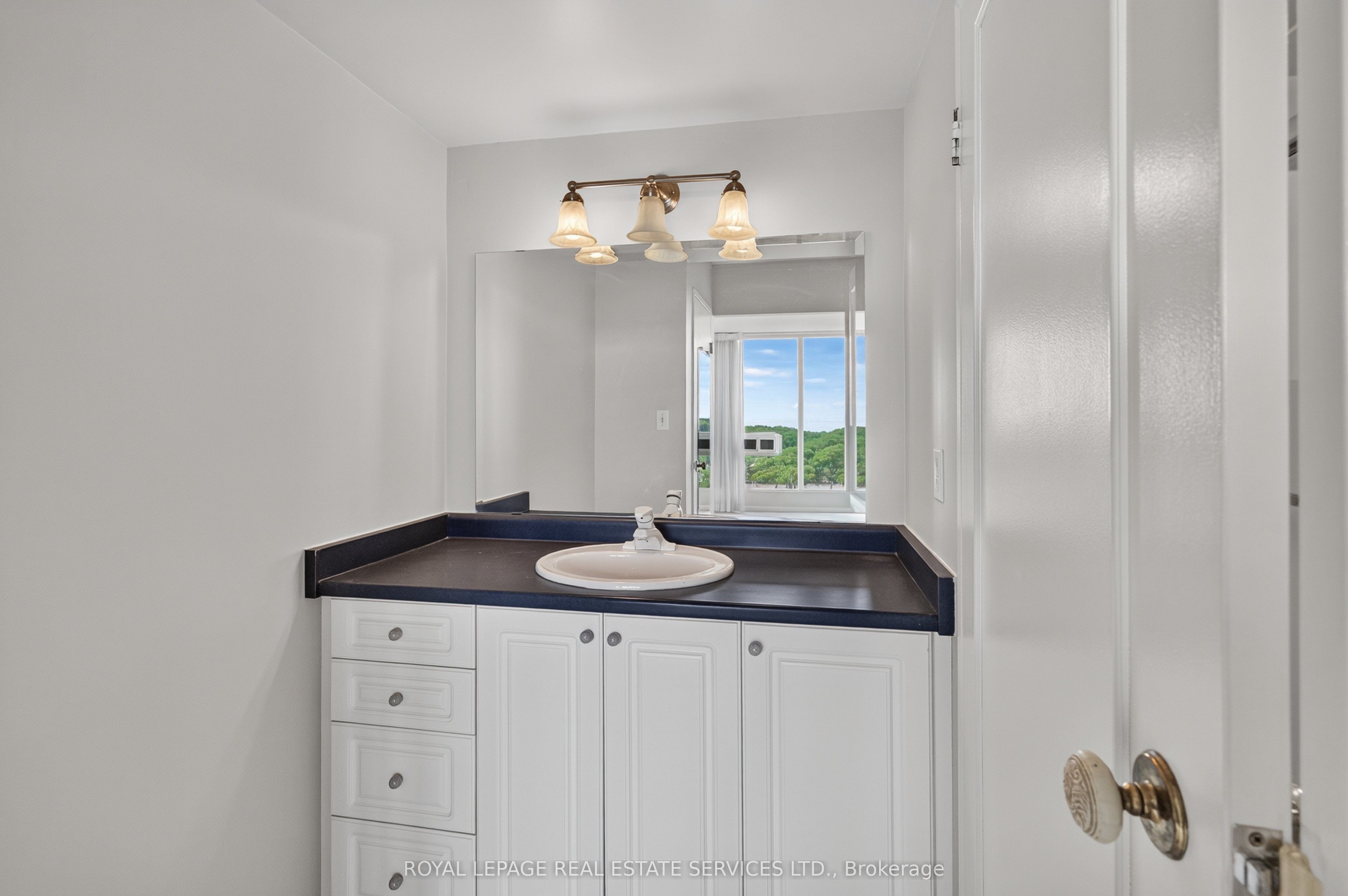2175 Marine Drive 1208 Property Photo 29
