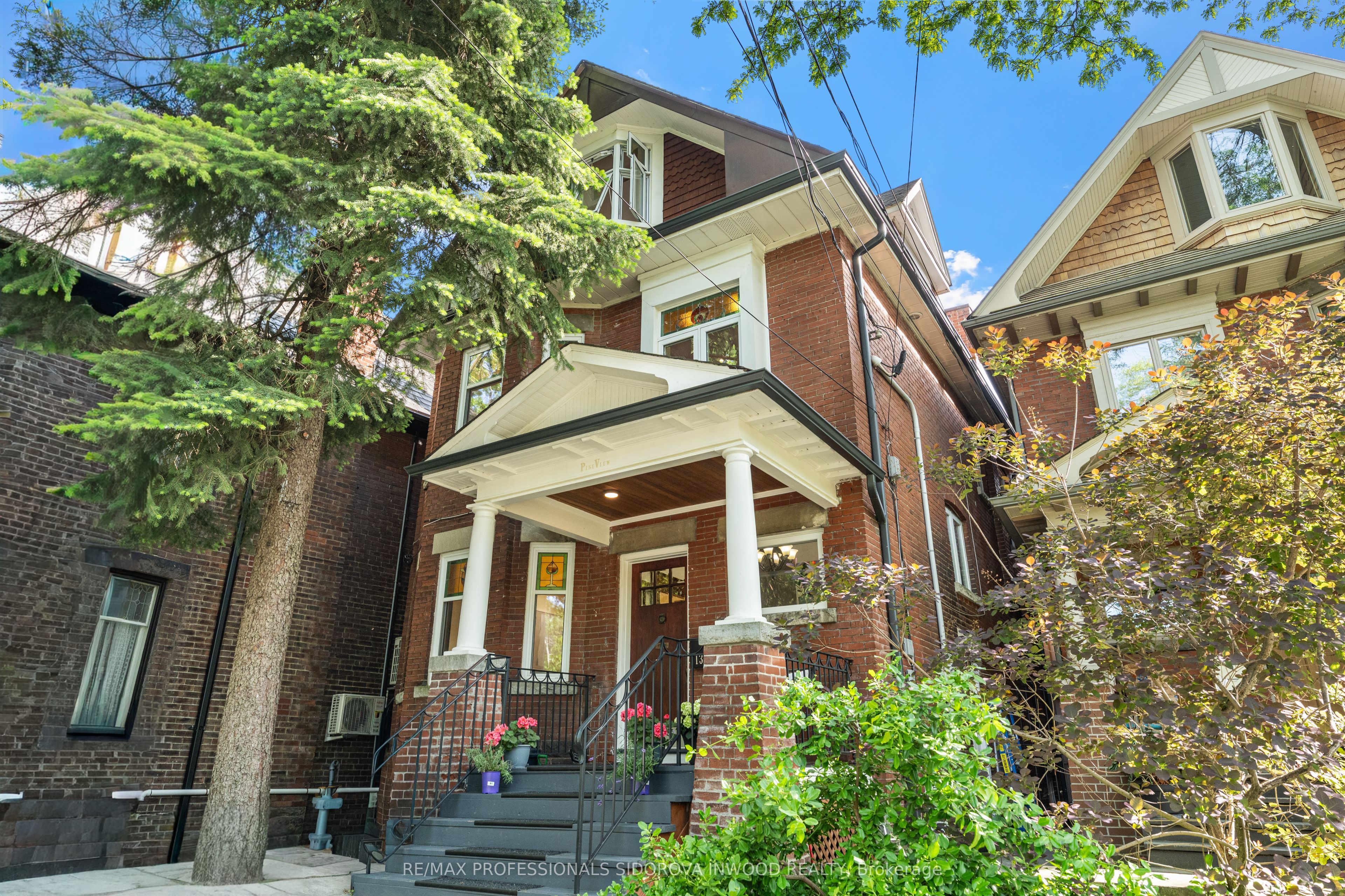 13 Evelyn Crescent