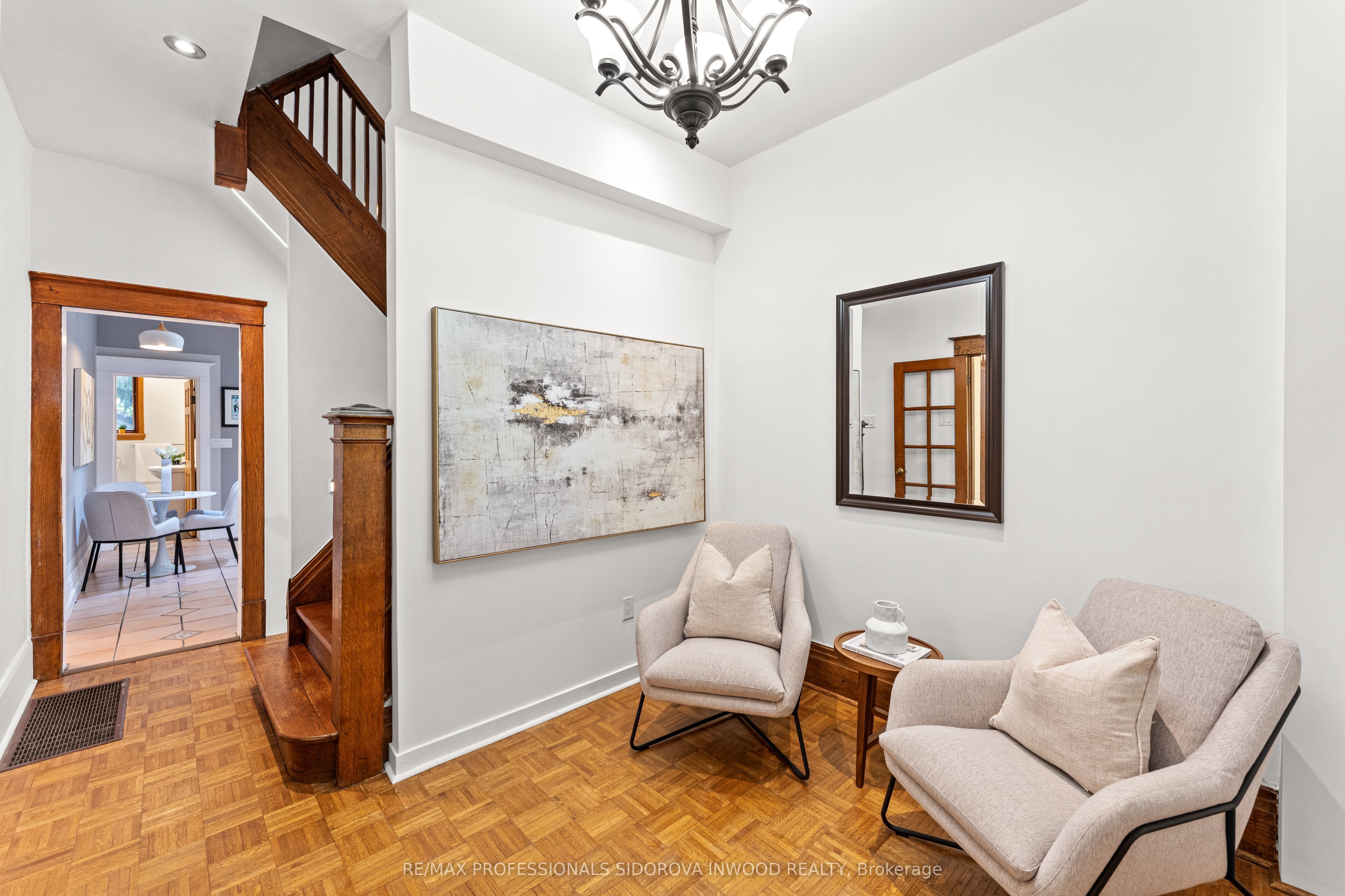 13 Evelyn Crescent Property Photo 4