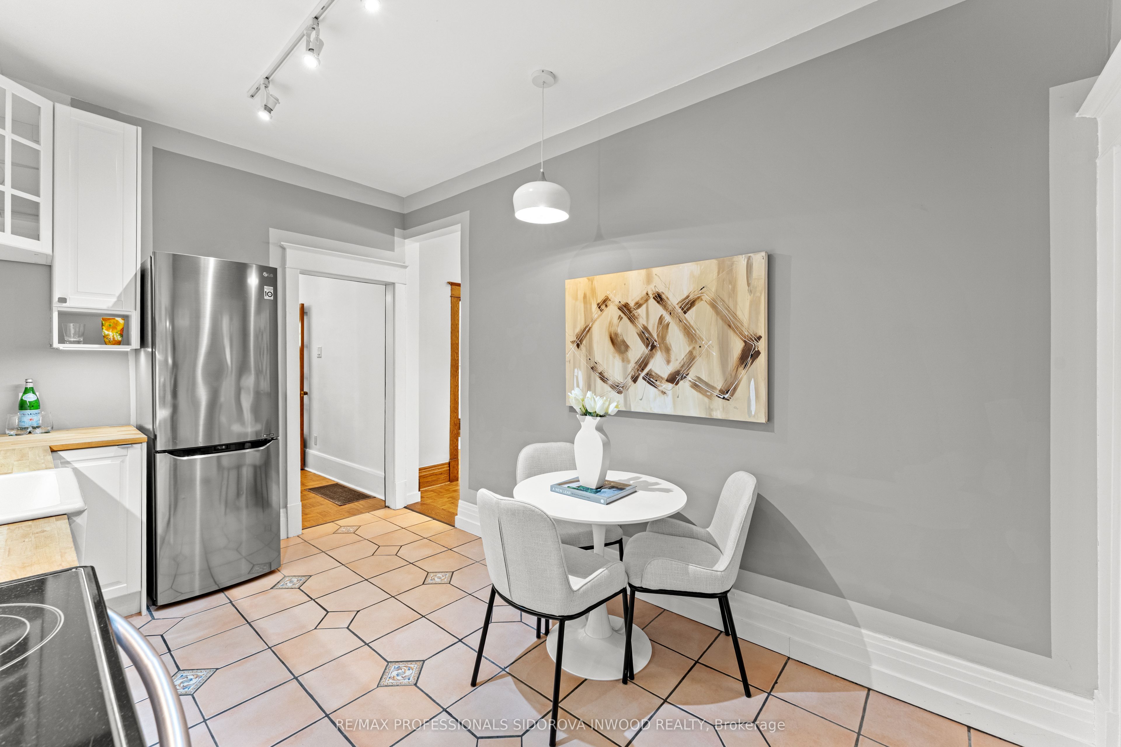 13 Evelyn Crescent Property Photo 12