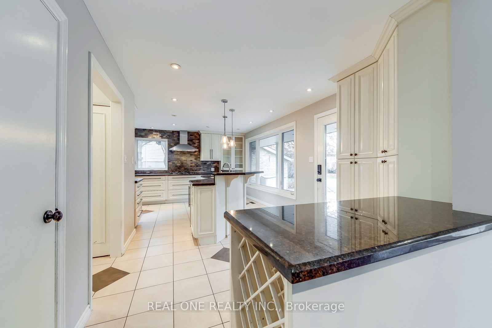 120 Blyth Crescent Property Photo 12