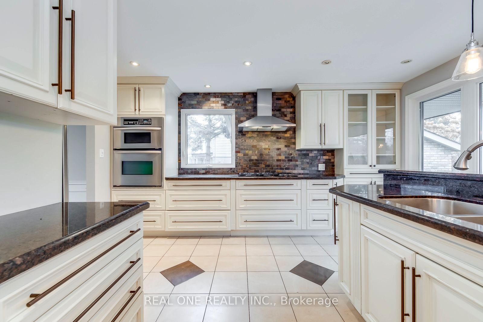 120 Blyth Crescent Property Photo 14