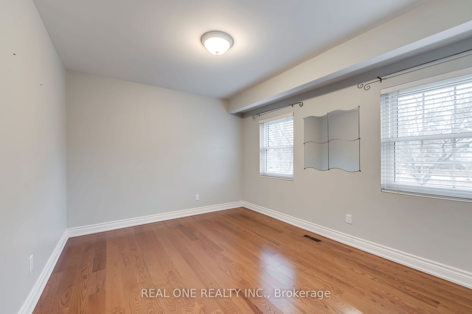 120 Blyth Crescent Property Photo 23