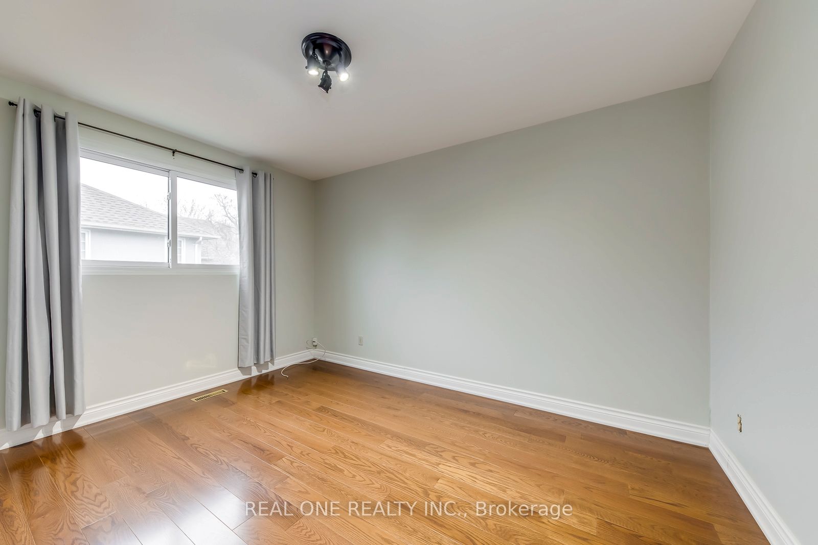 120 Blyth Crescent Property Photo 29