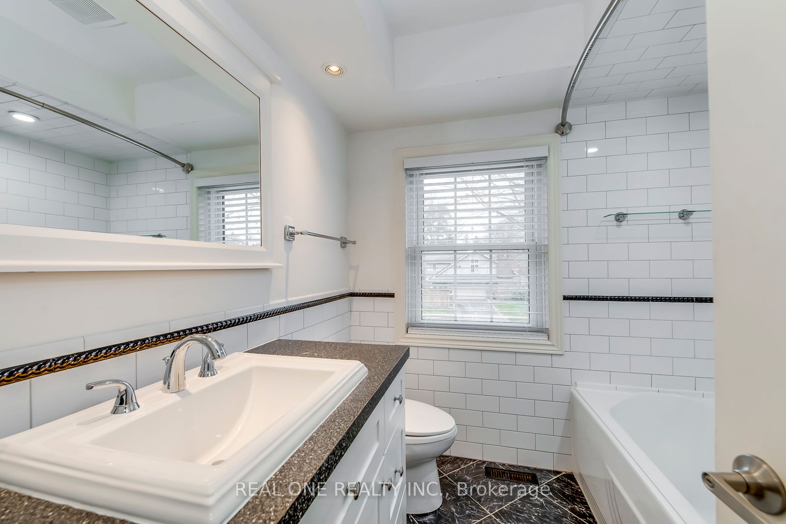 120 Blyth Crescent Property Photo 31