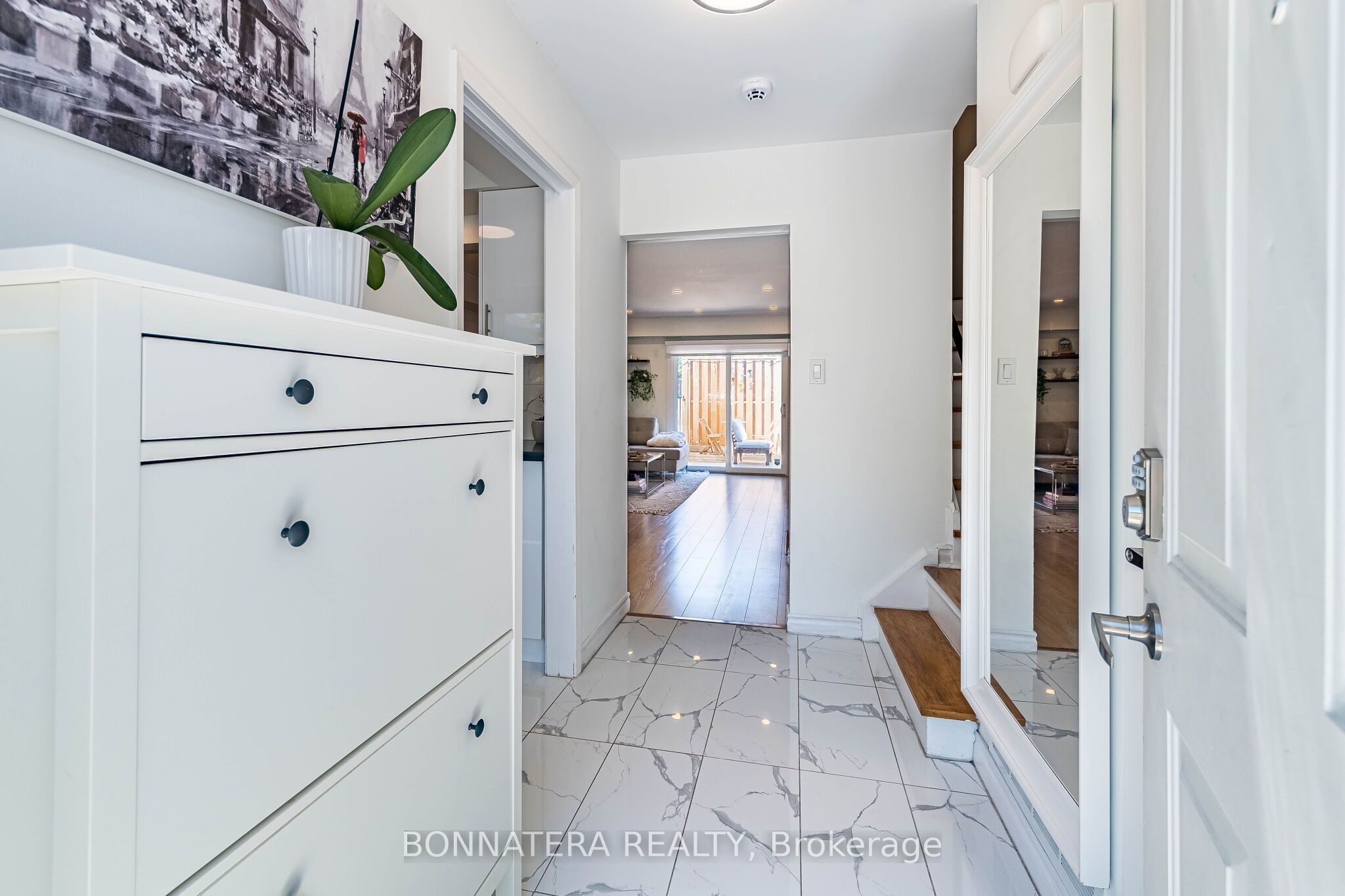 2097 Marine Drive Property Photo 4