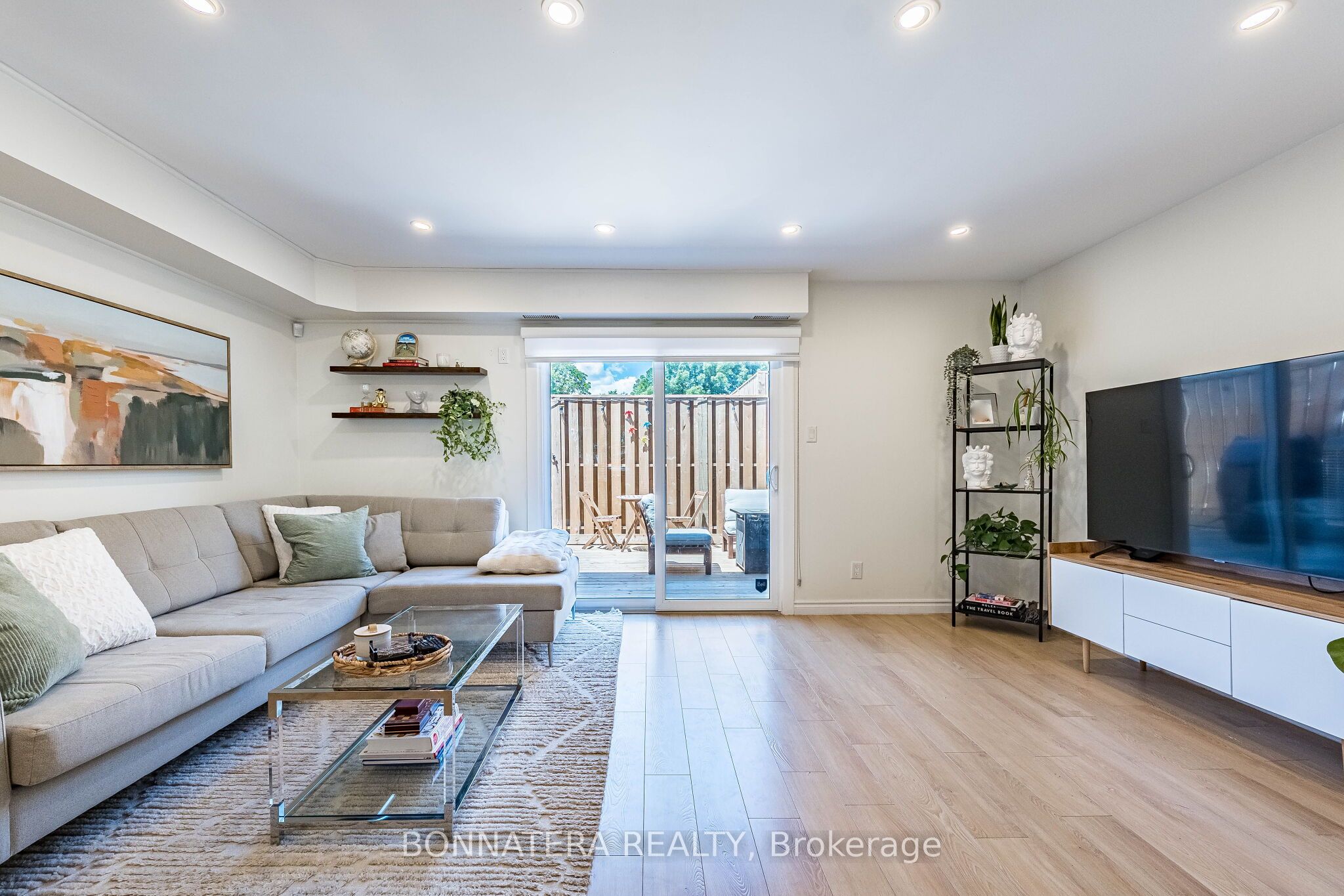 2097 Marine Drive Property Photo 19