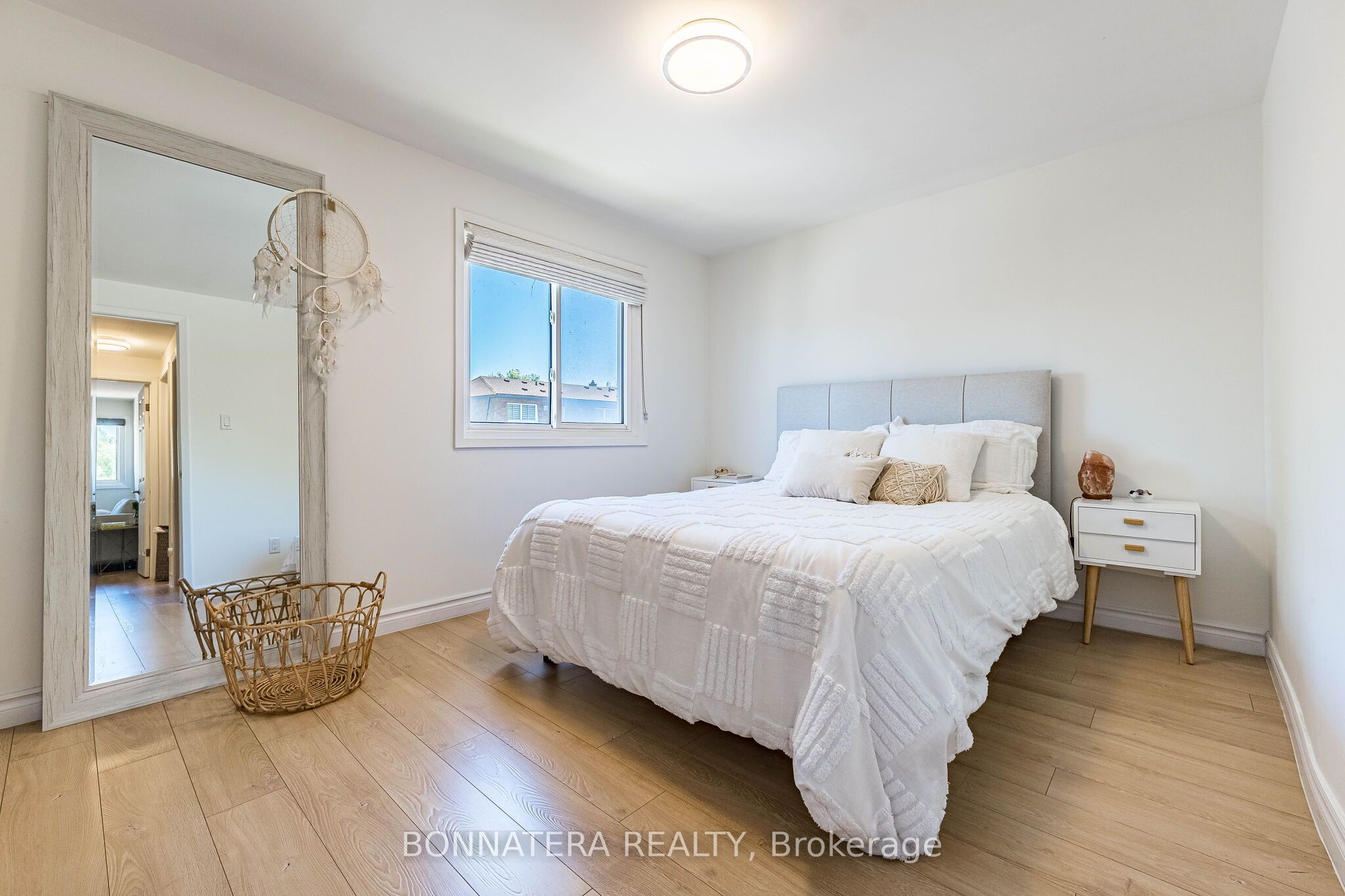 2097 Marine Drive Property Photo 22