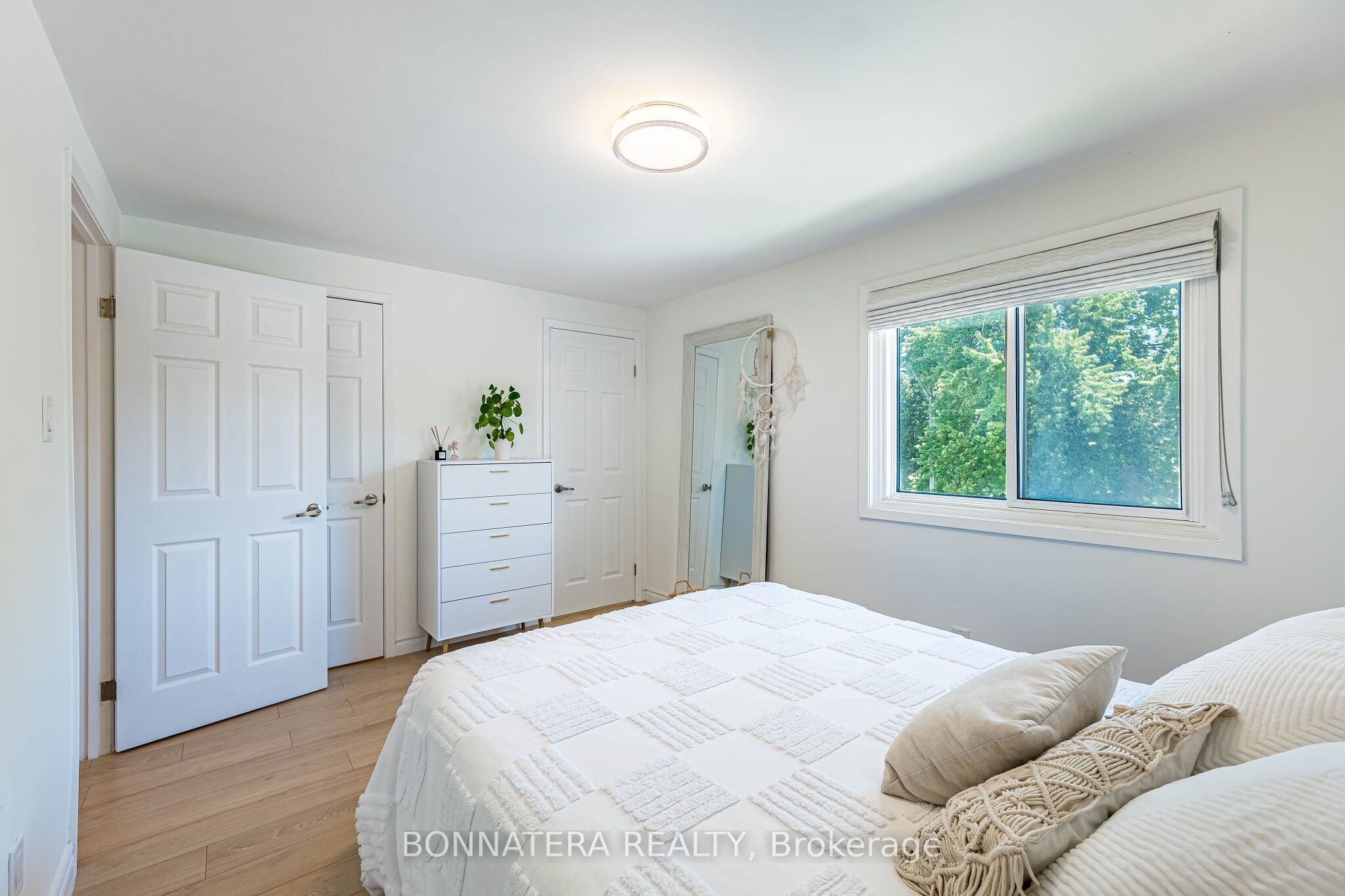 2097 Marine Drive Property Photo 23